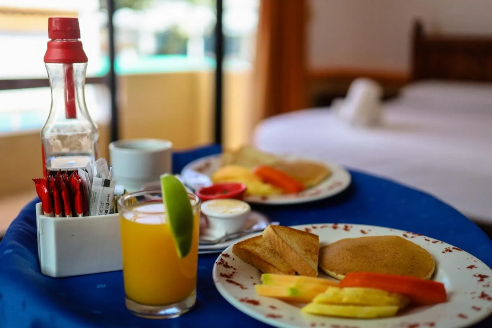Breakfast, Bed in Hotel Vista Caribe 5ta Av a 5 Pasos de la Playa