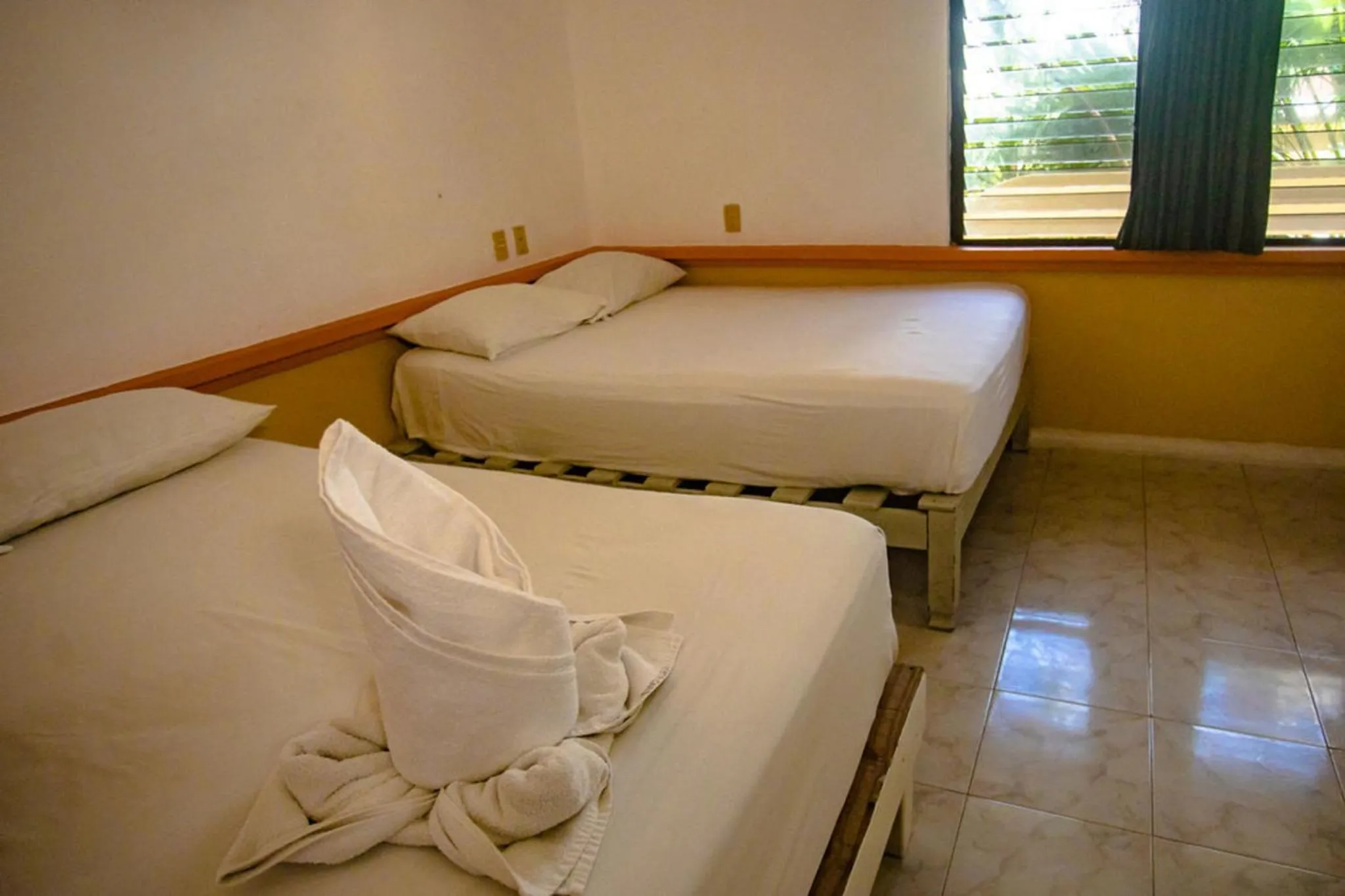Photo of the whole room, Bed in Hotel Vista Caribe 5ta Av a 5 Pasos de la Playa