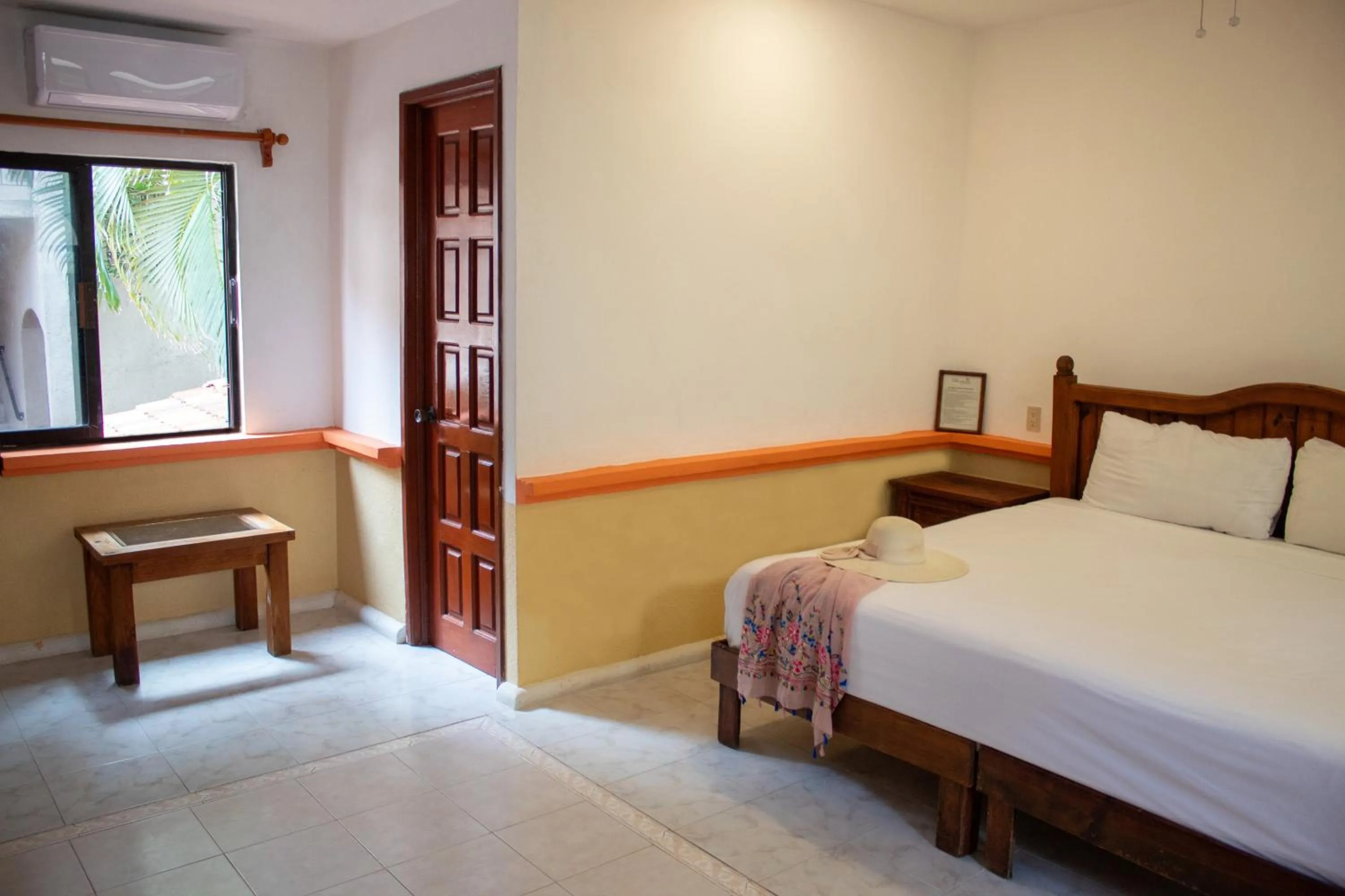 Photo of the whole room, Bed in Hotel Vista Caribe 5ta Av a 5 Pasos de la Playa