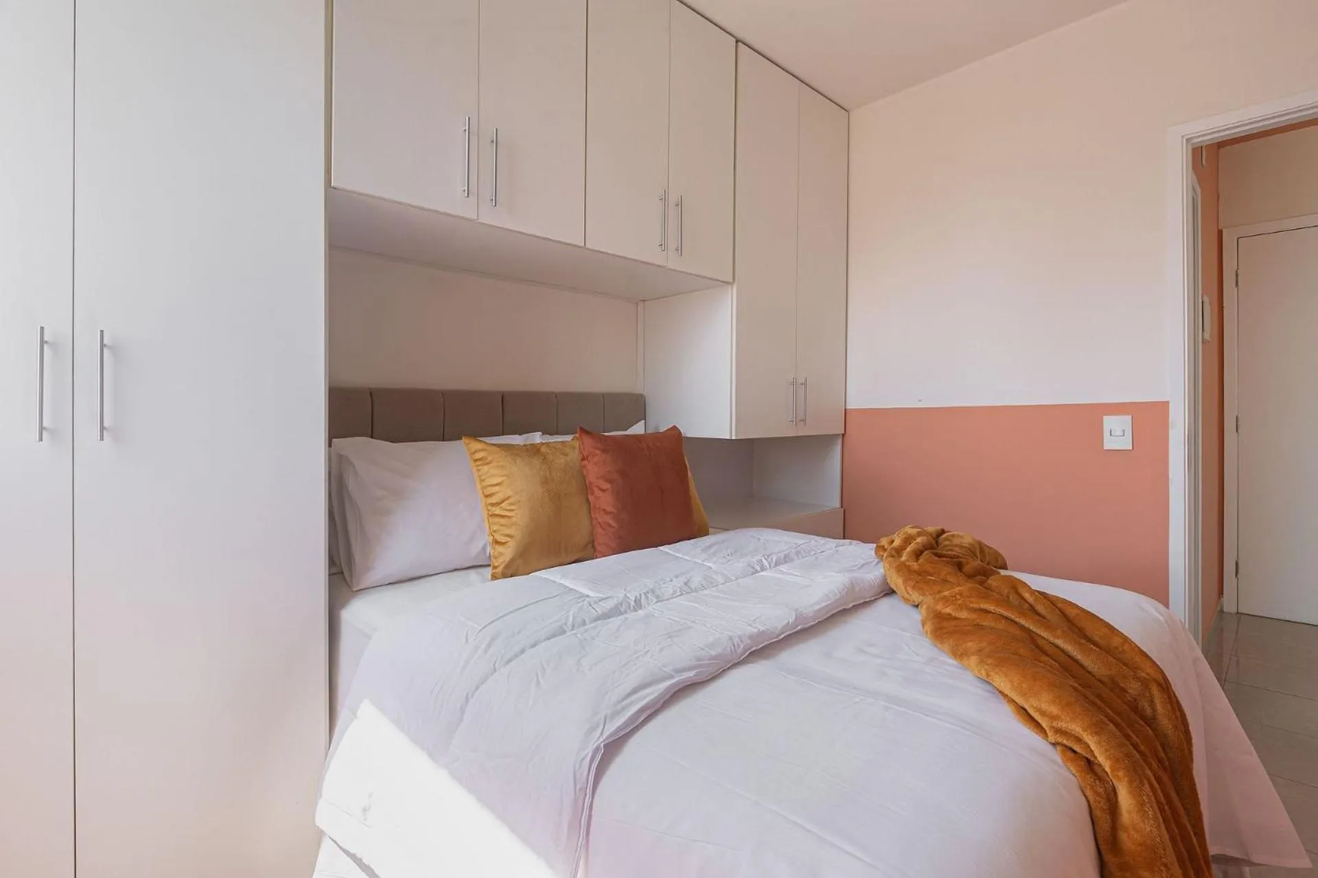 Bed in Vossa Bossa Pinheiros Style