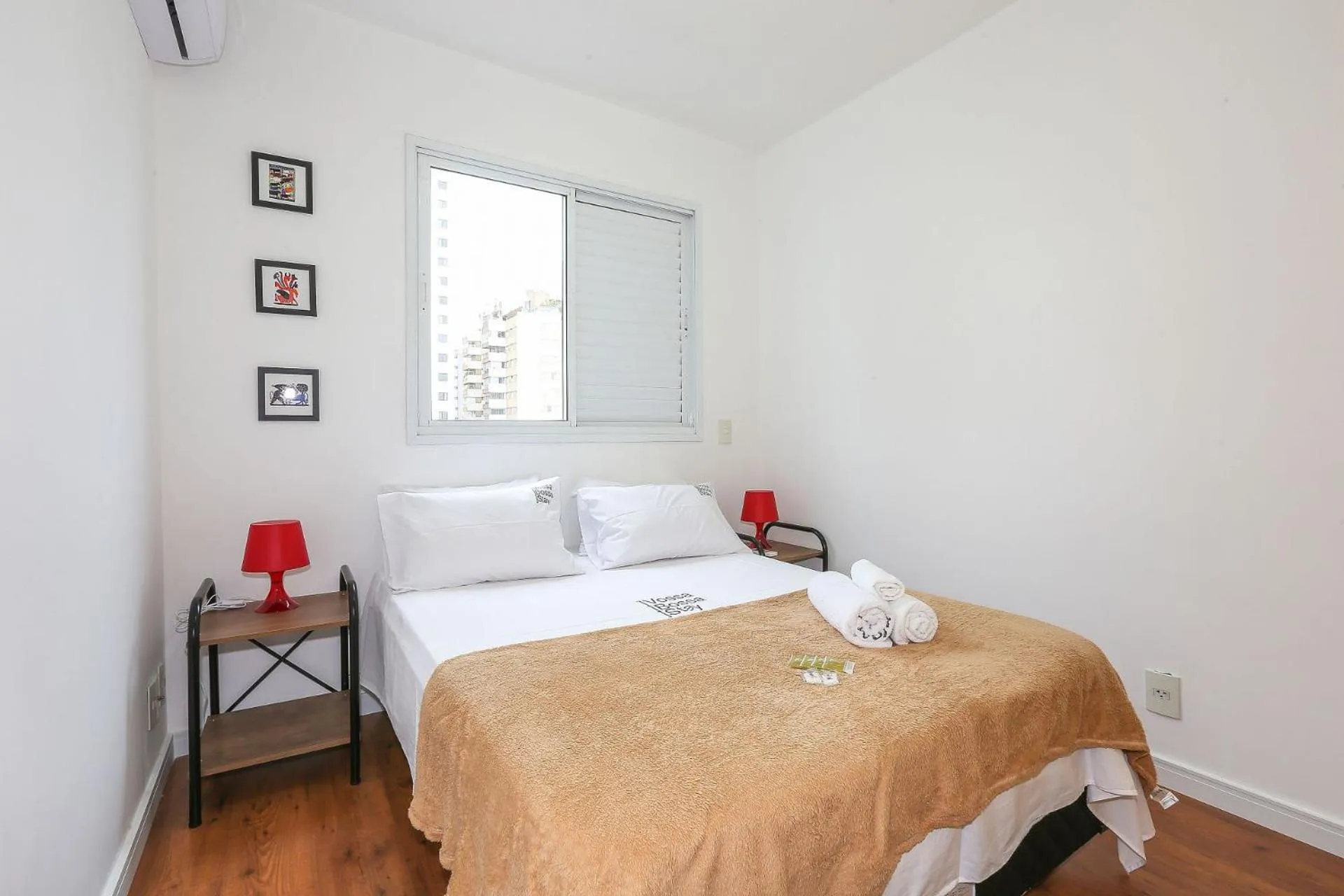 Bed in Vossa Bossa Pinheiros Style