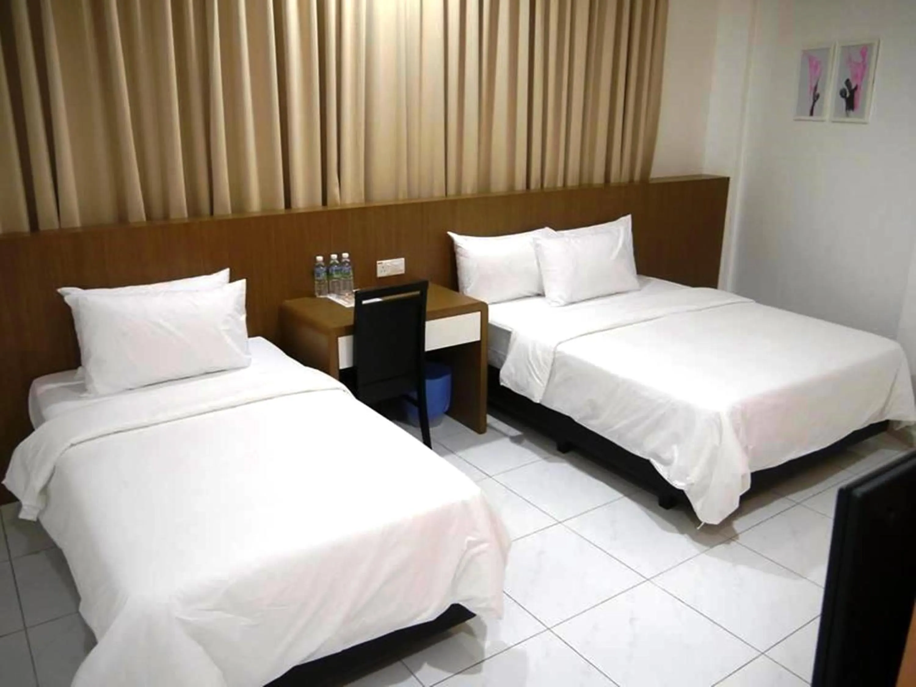 Bedroom, Bed in Hotel Wawasan