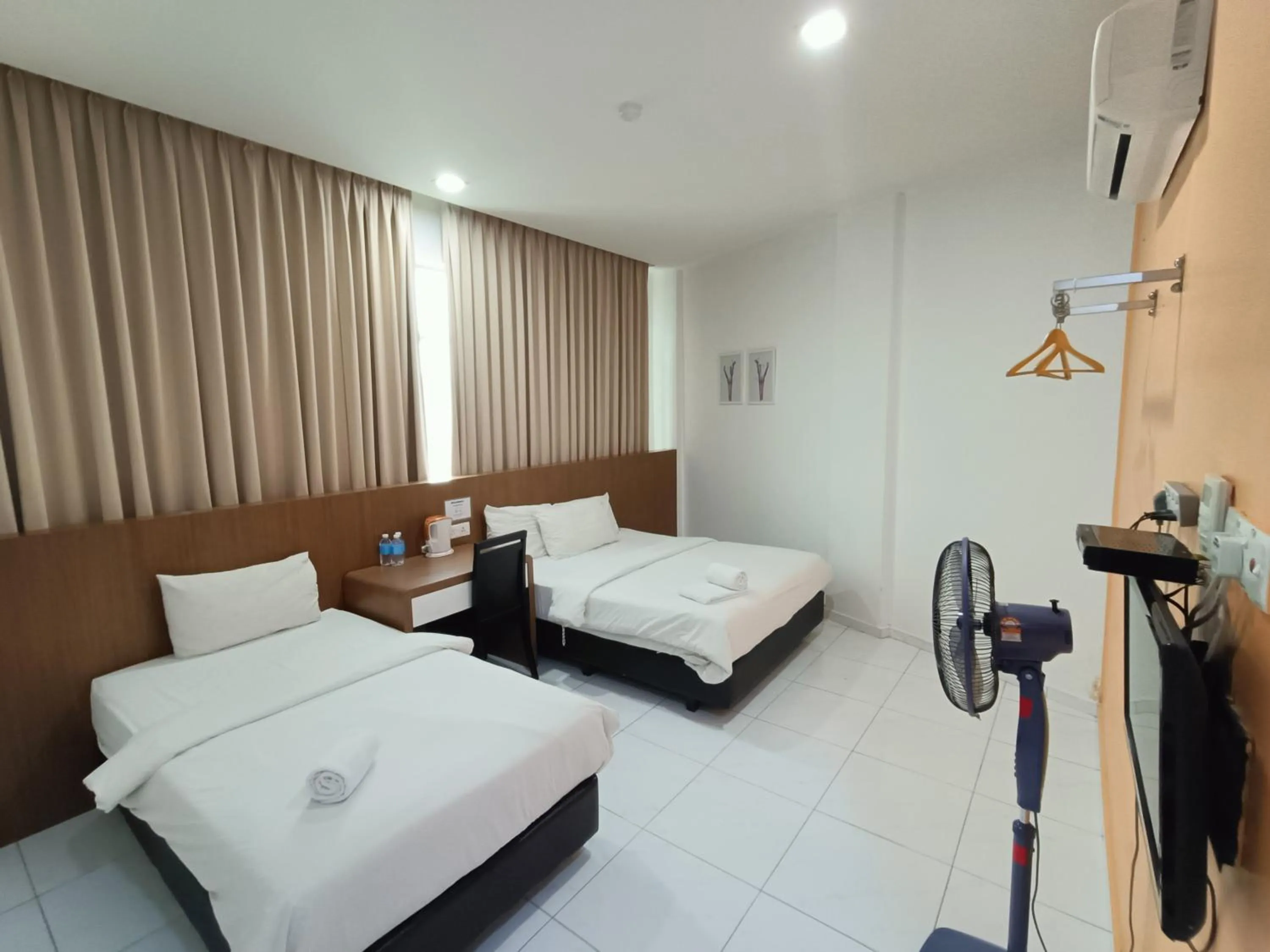 Bedroom, Bed in Hotel Wawasan