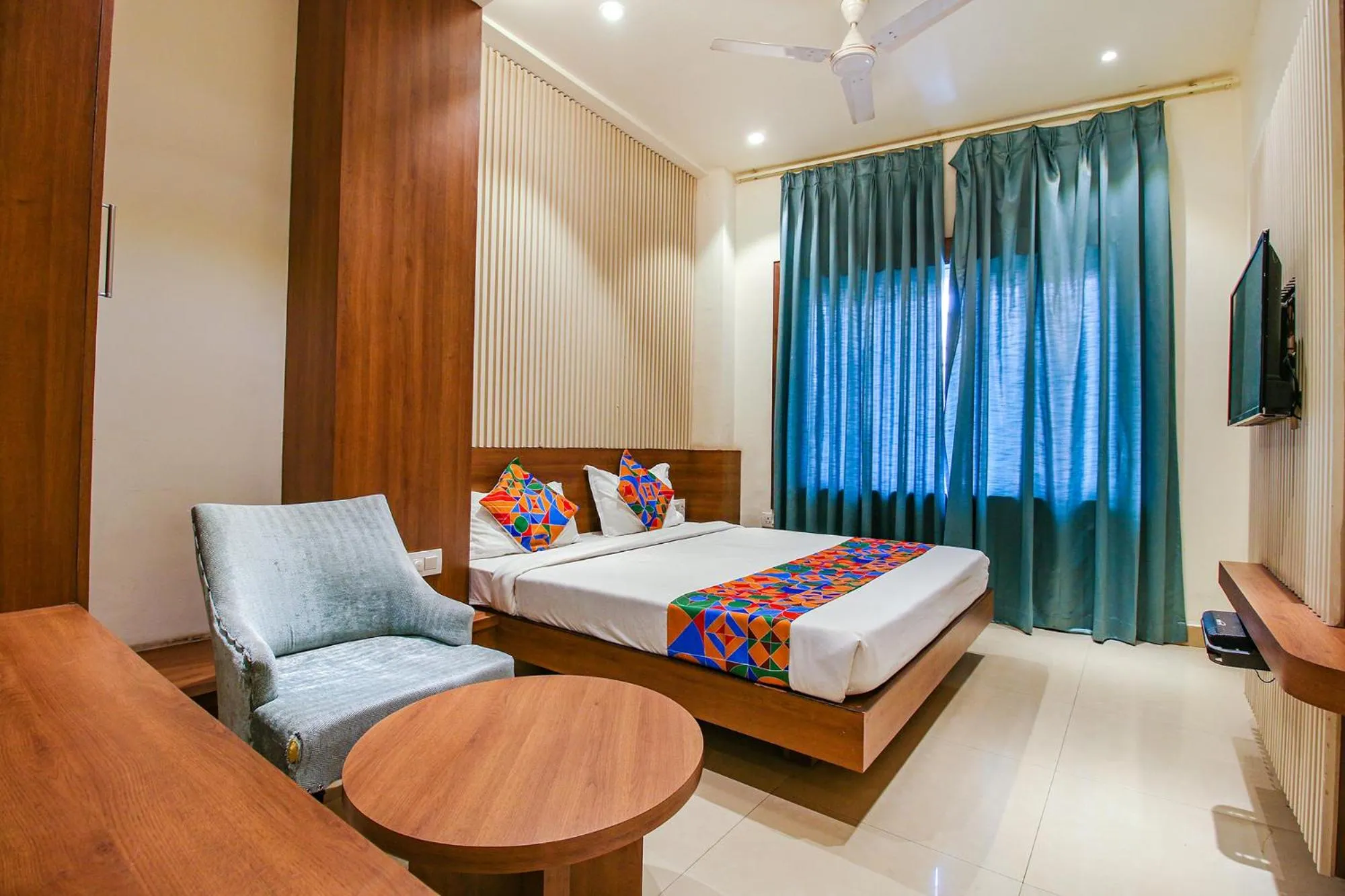 Bed in FabHotel Royal Palace II