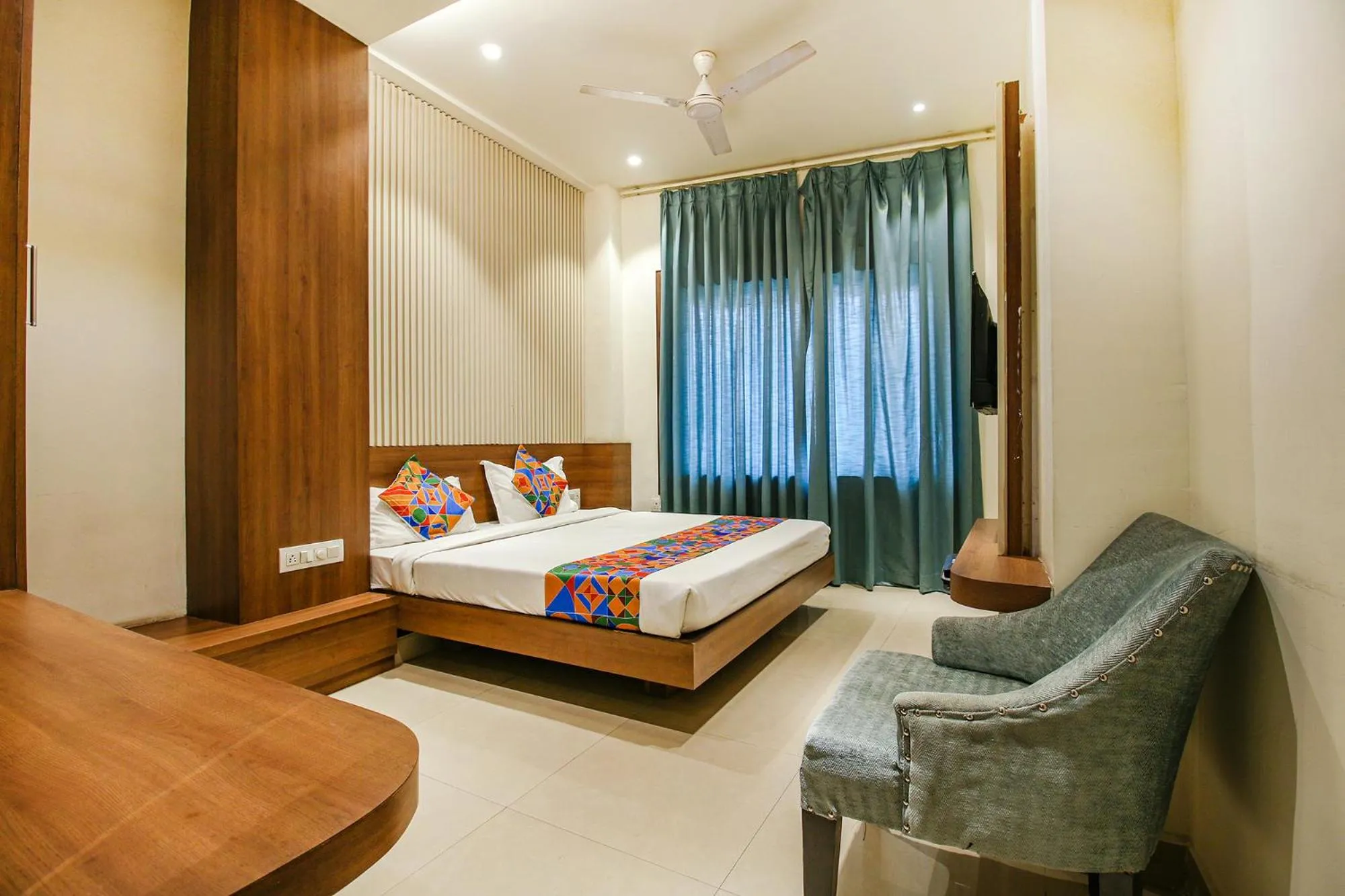 Bed in FabHotel Royal Palace II