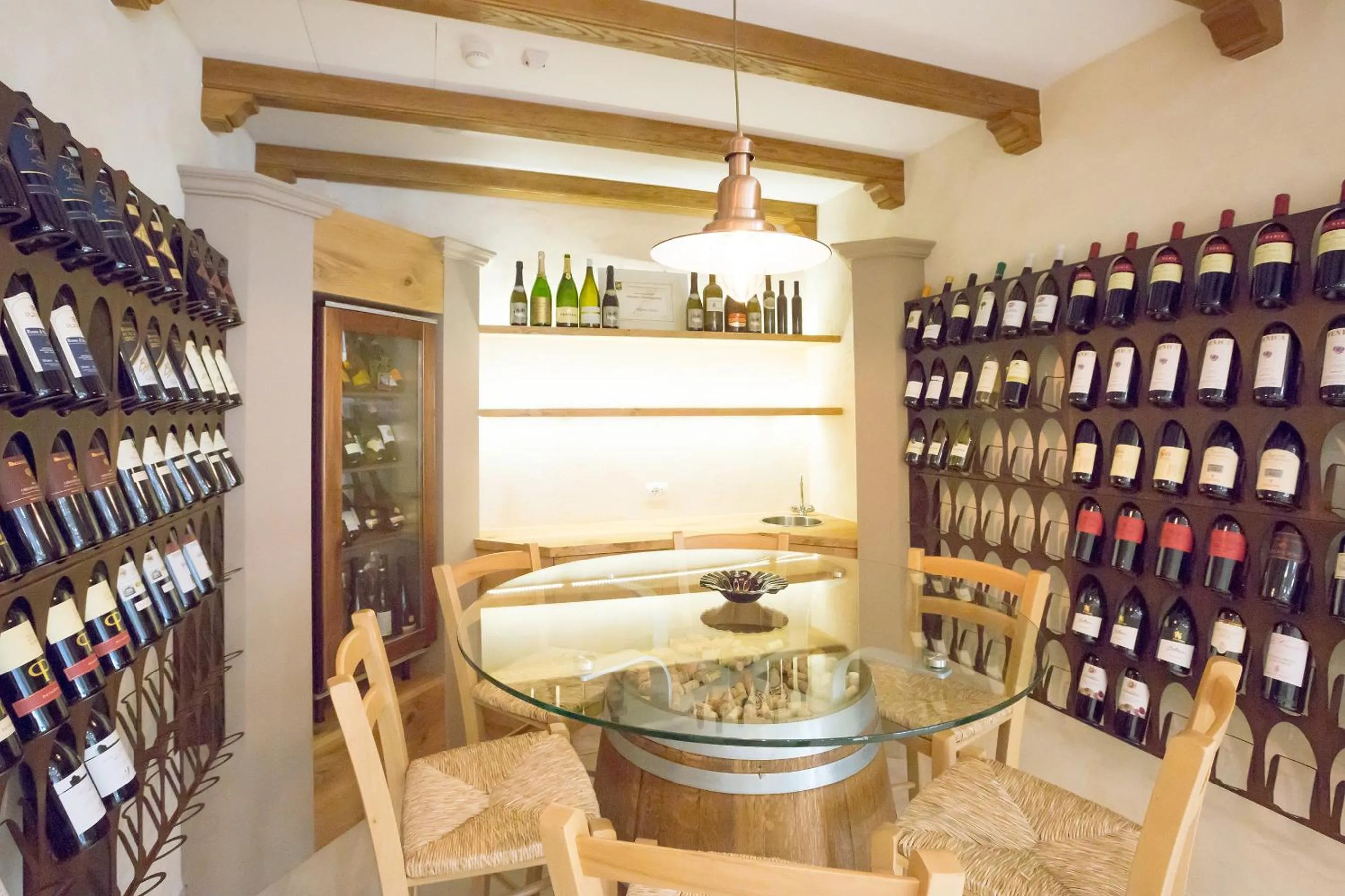 Area and facilities in Hotel Montreal