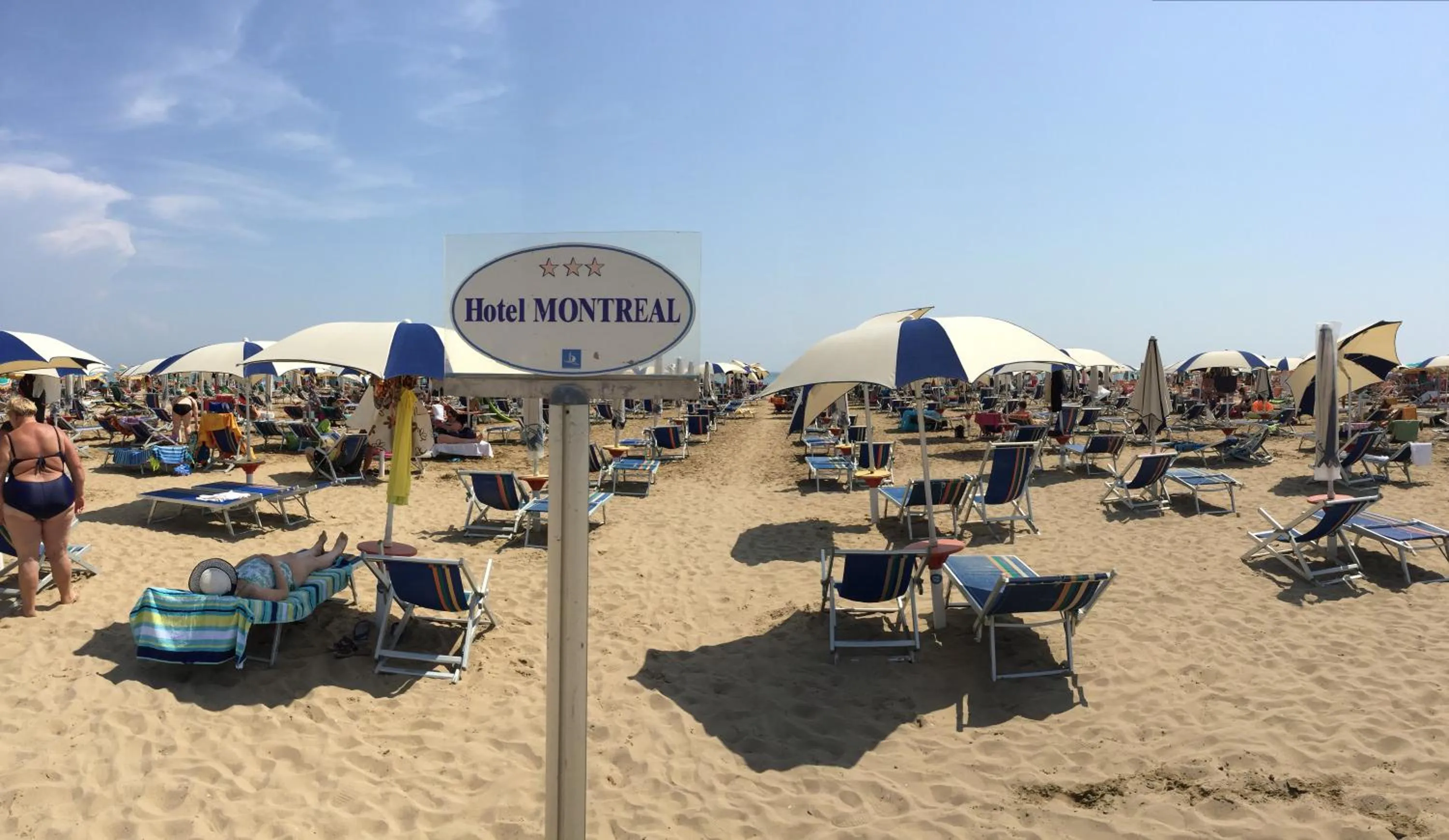 Beach in Hotel Montreal