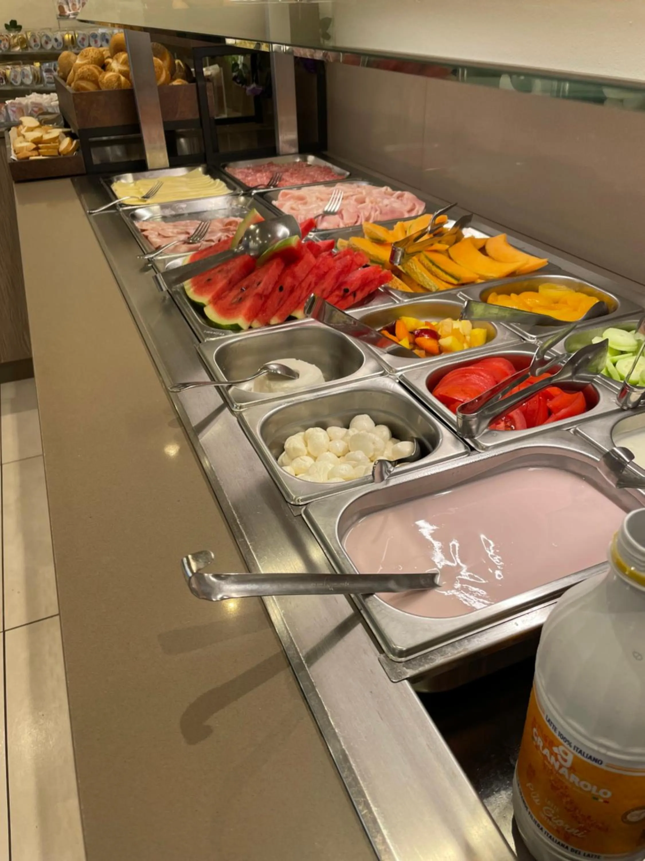 Food in Hotel Montreal