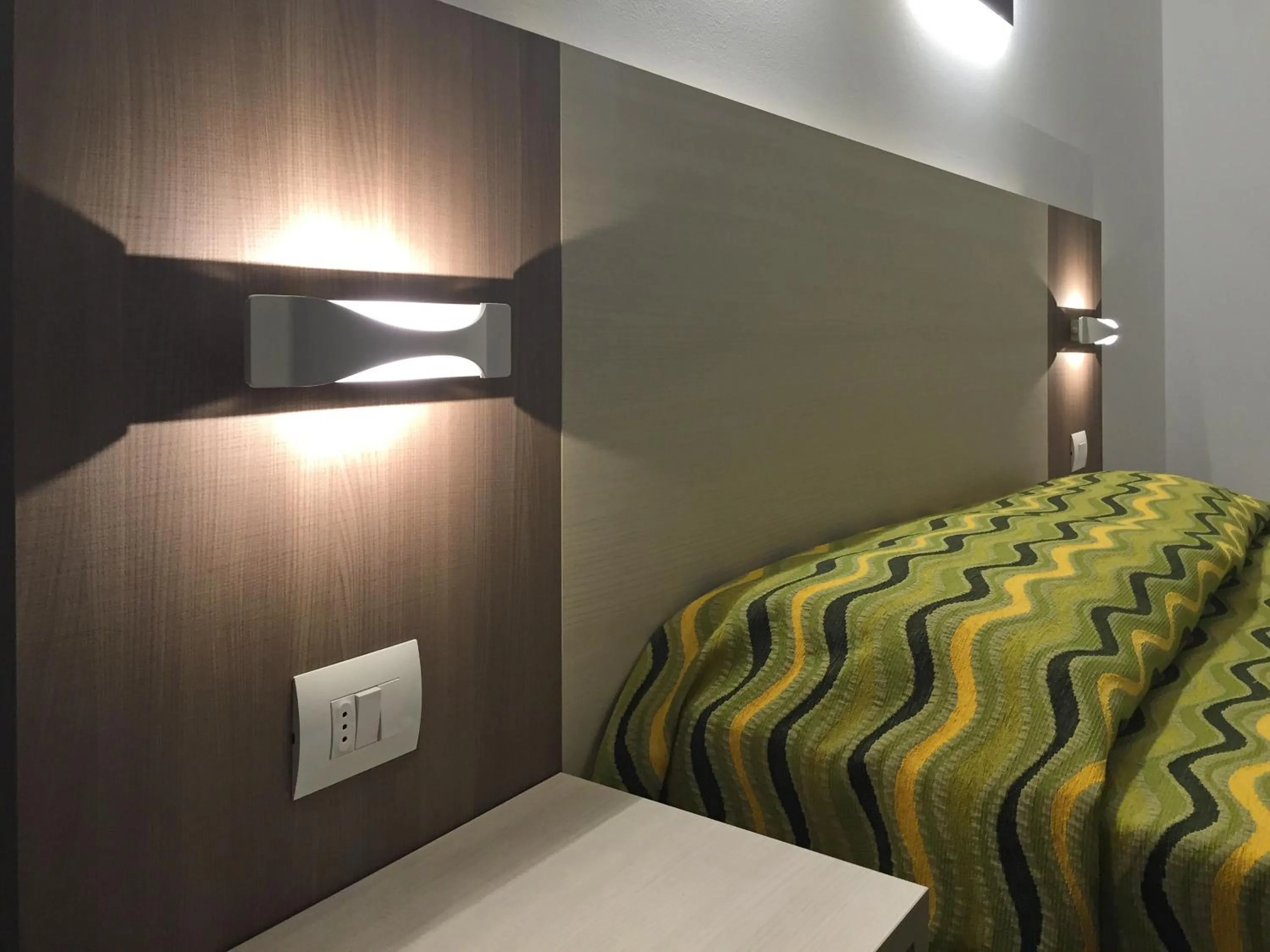 Bed in Hotel Montreal