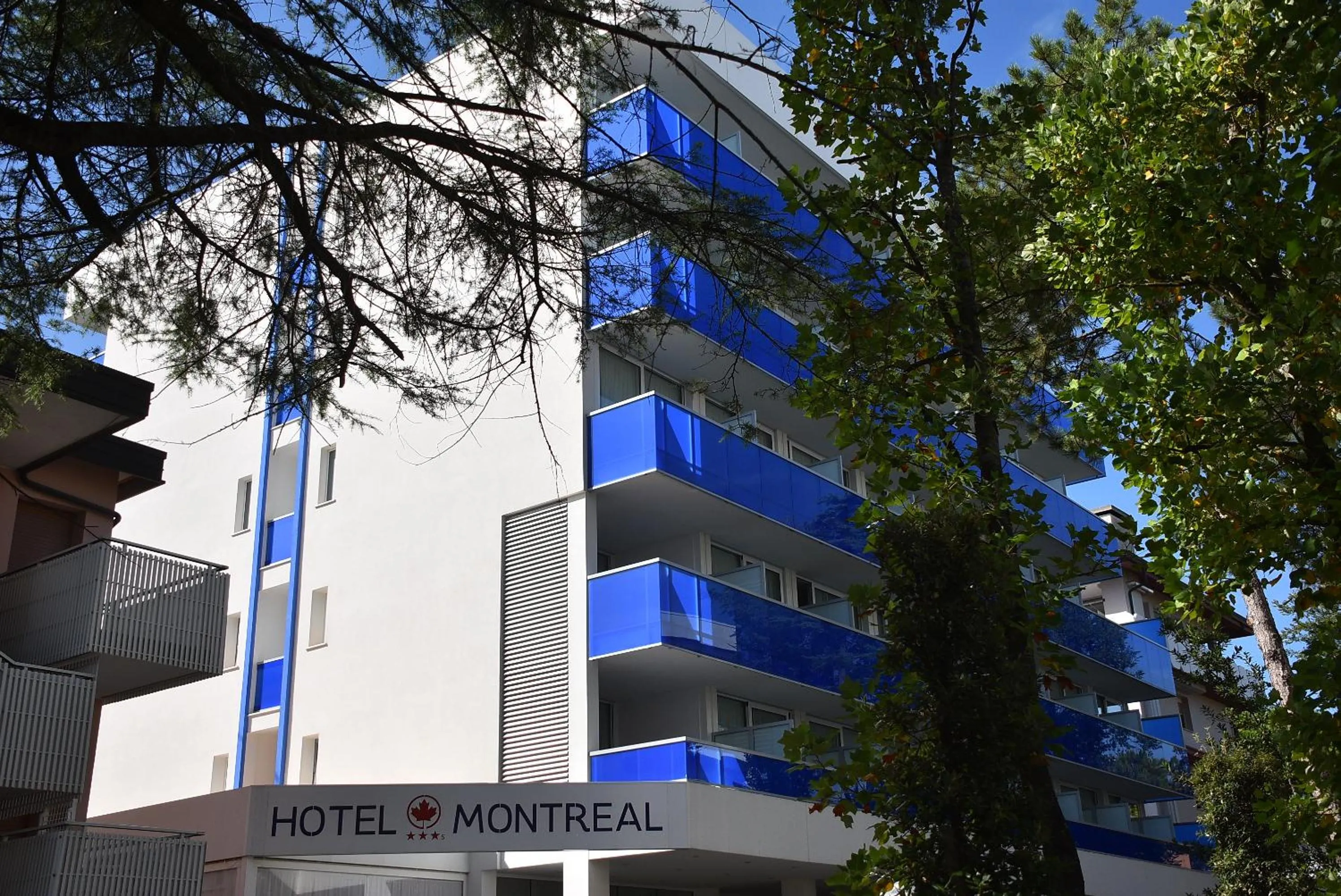 Property building in Hotel Montreal