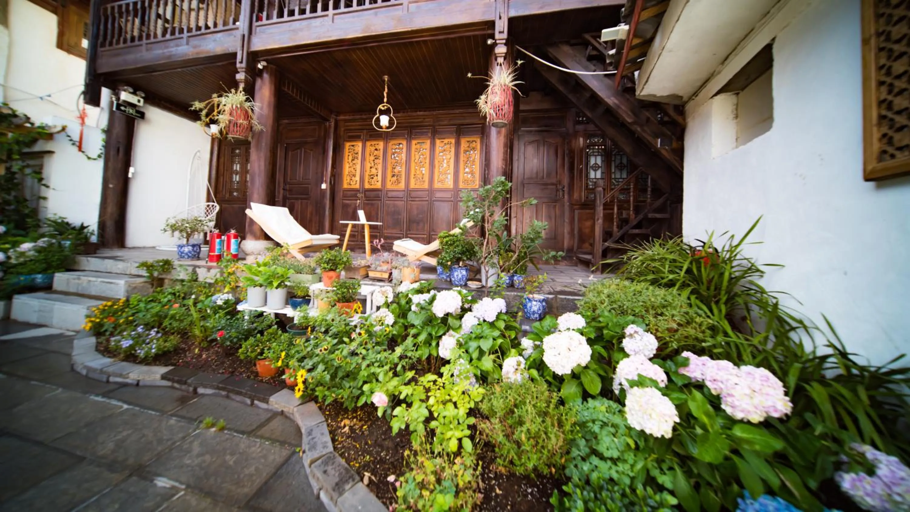 Property building in Tuo Tuo Guest House