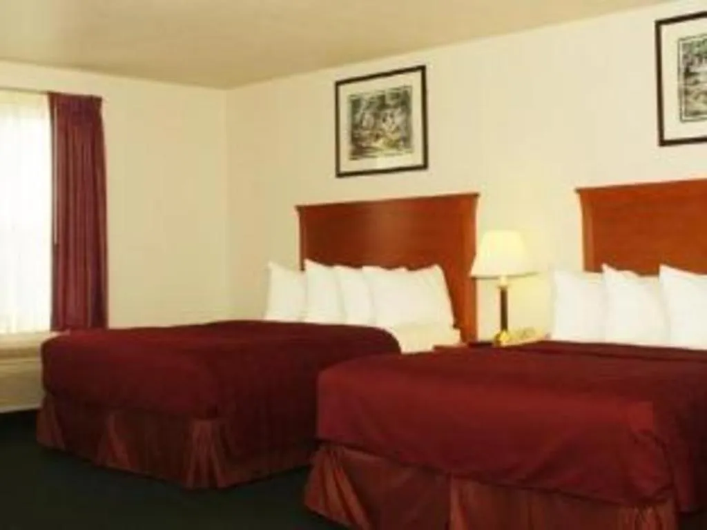 Bed in Quality Inn Kearney - Liberty