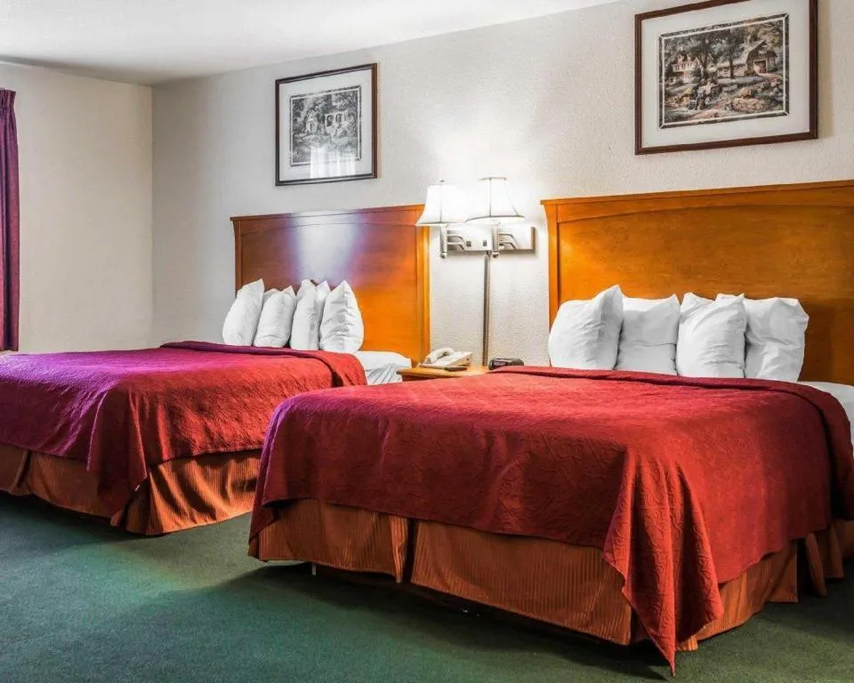 Bed in Quality Inn Kearney - Liberty