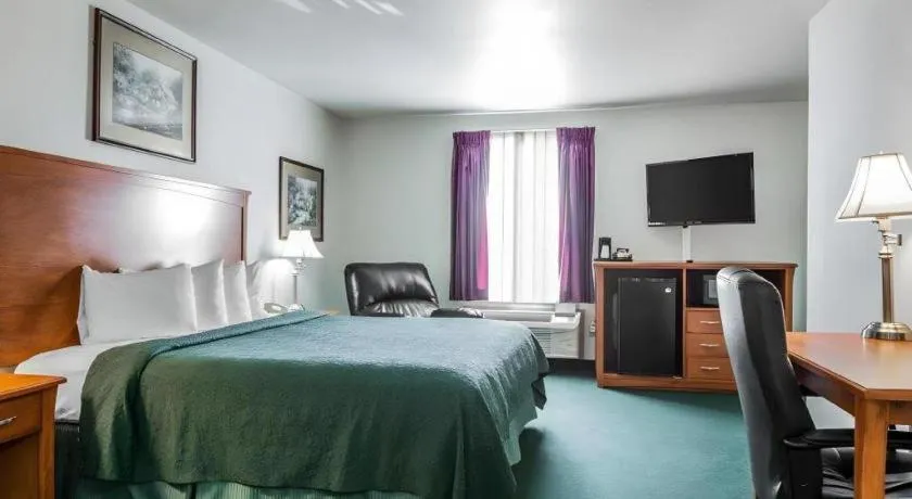 Bed in Quality Inn Kearney - Liberty