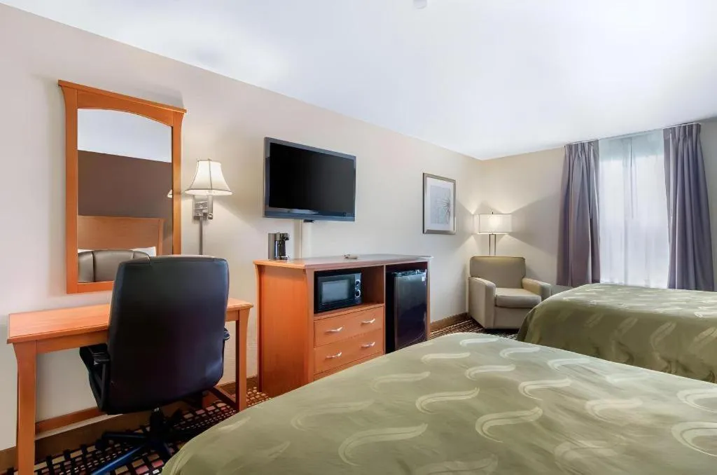 Bed in Quality Inn Kearney - Liberty