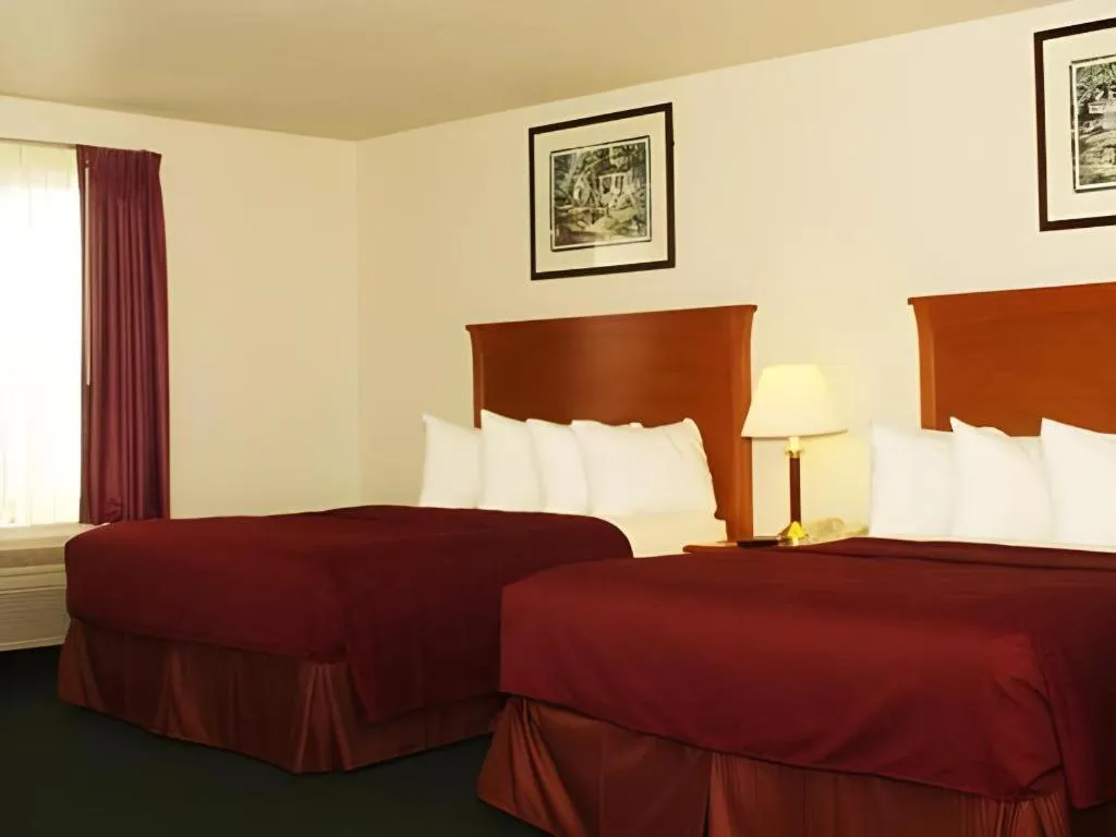 Bed in Quality Inn Kearney - Liberty