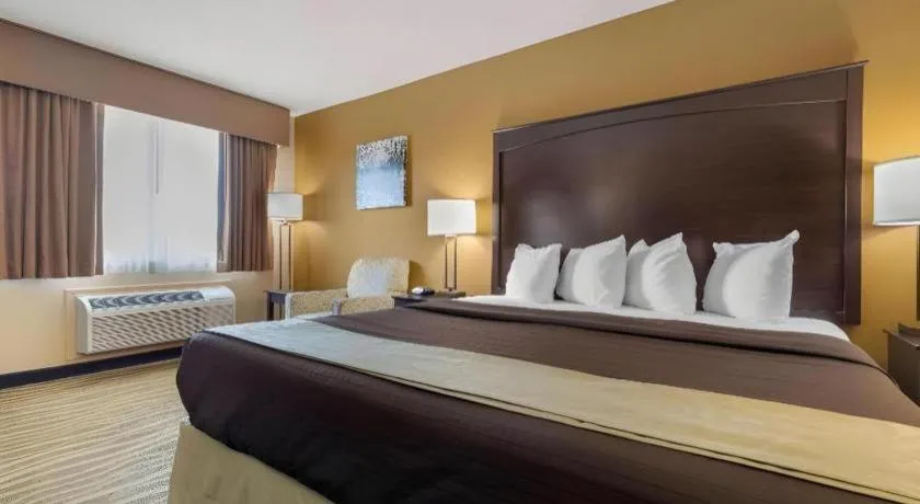 Bed in Best Western Taylor Inn