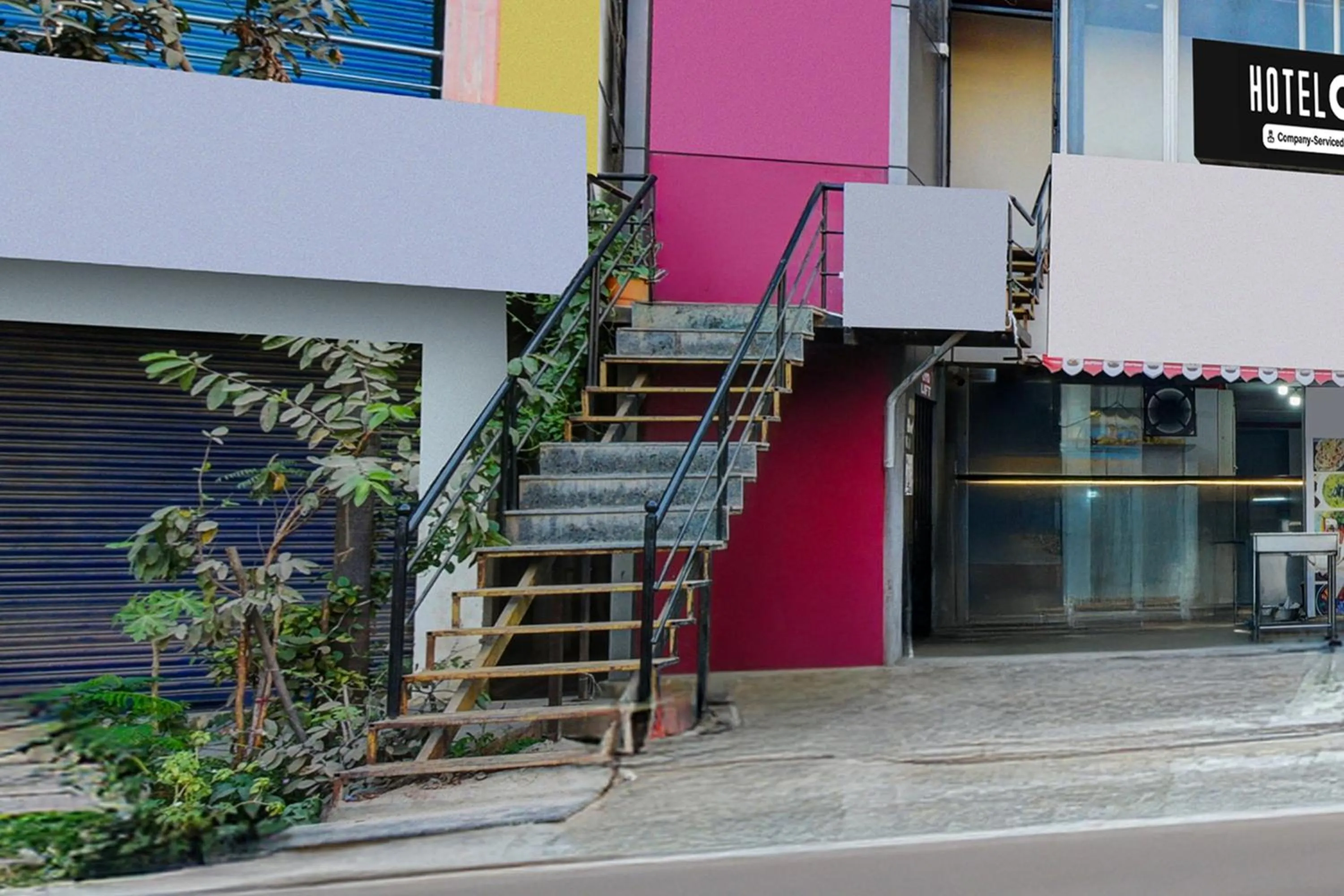 Facade/entrance in Super Hotel O Neredmet Road