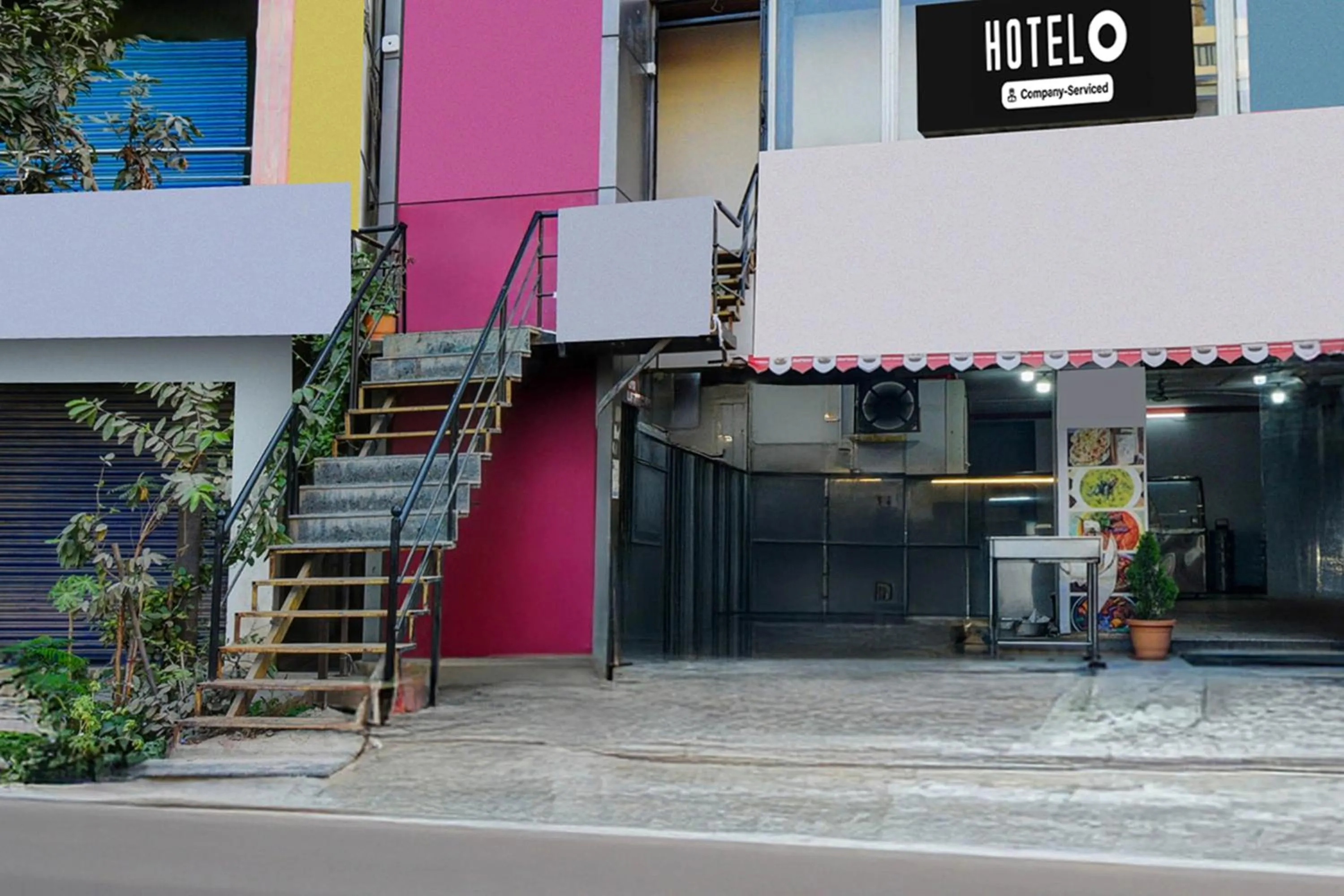 Facade/entrance in Super Hotel O Neredmet Road