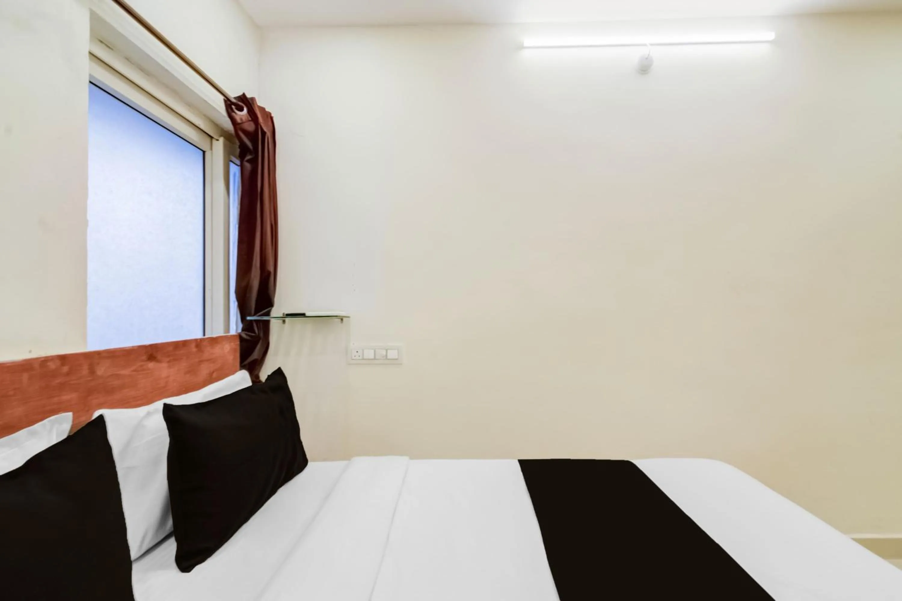 Bedroom, Bed in Super Hotel O Neredmet Road