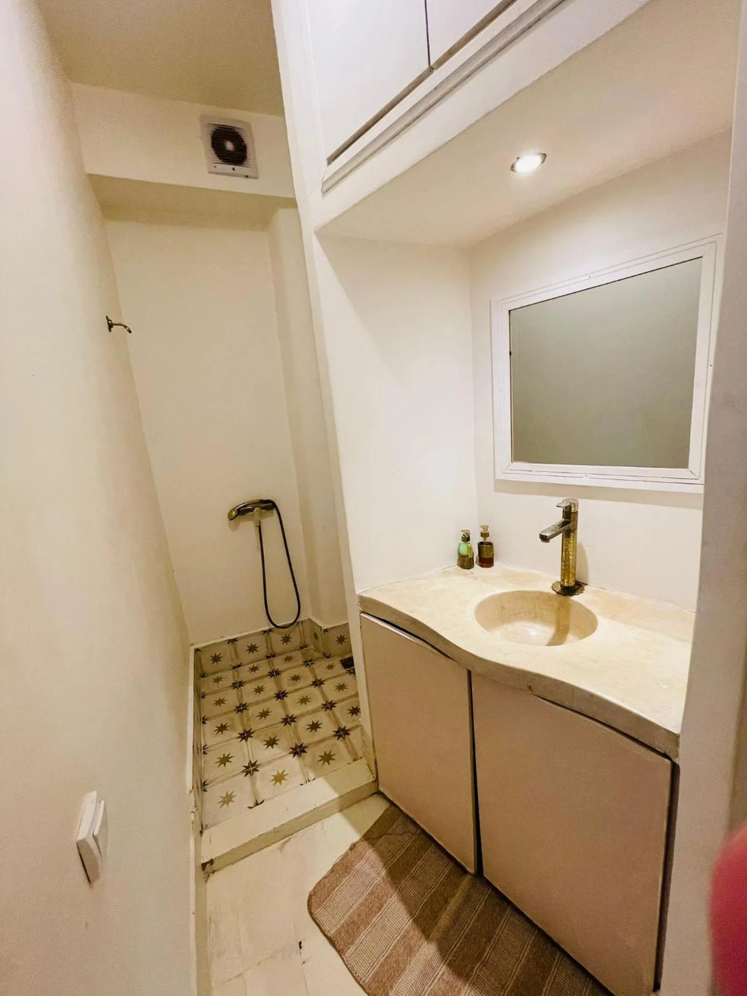 Shower in Diamant La Ville Rouge