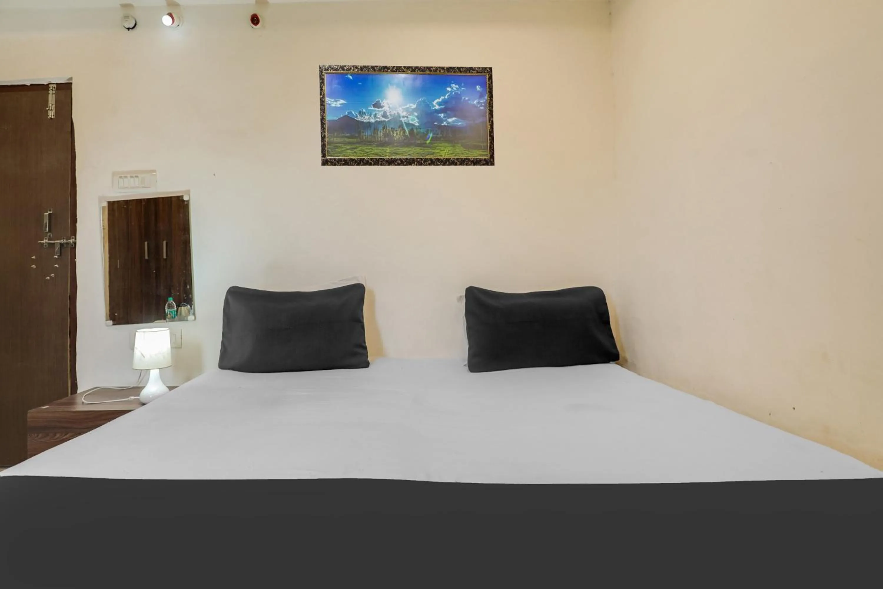 Bedroom in Hotel O Gyan Regency