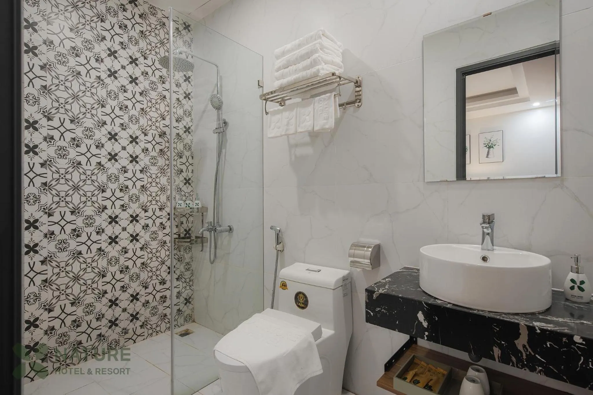 Shower in Nature Hotel - Nam Ky Khoi Nghia