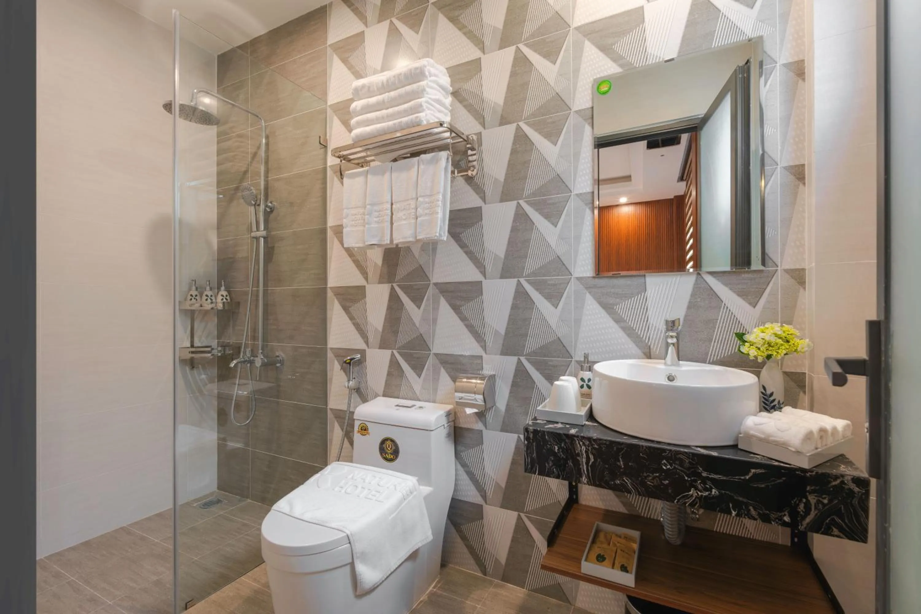 Shower in Nature Hotel - Nam Ky Khoi Nghia