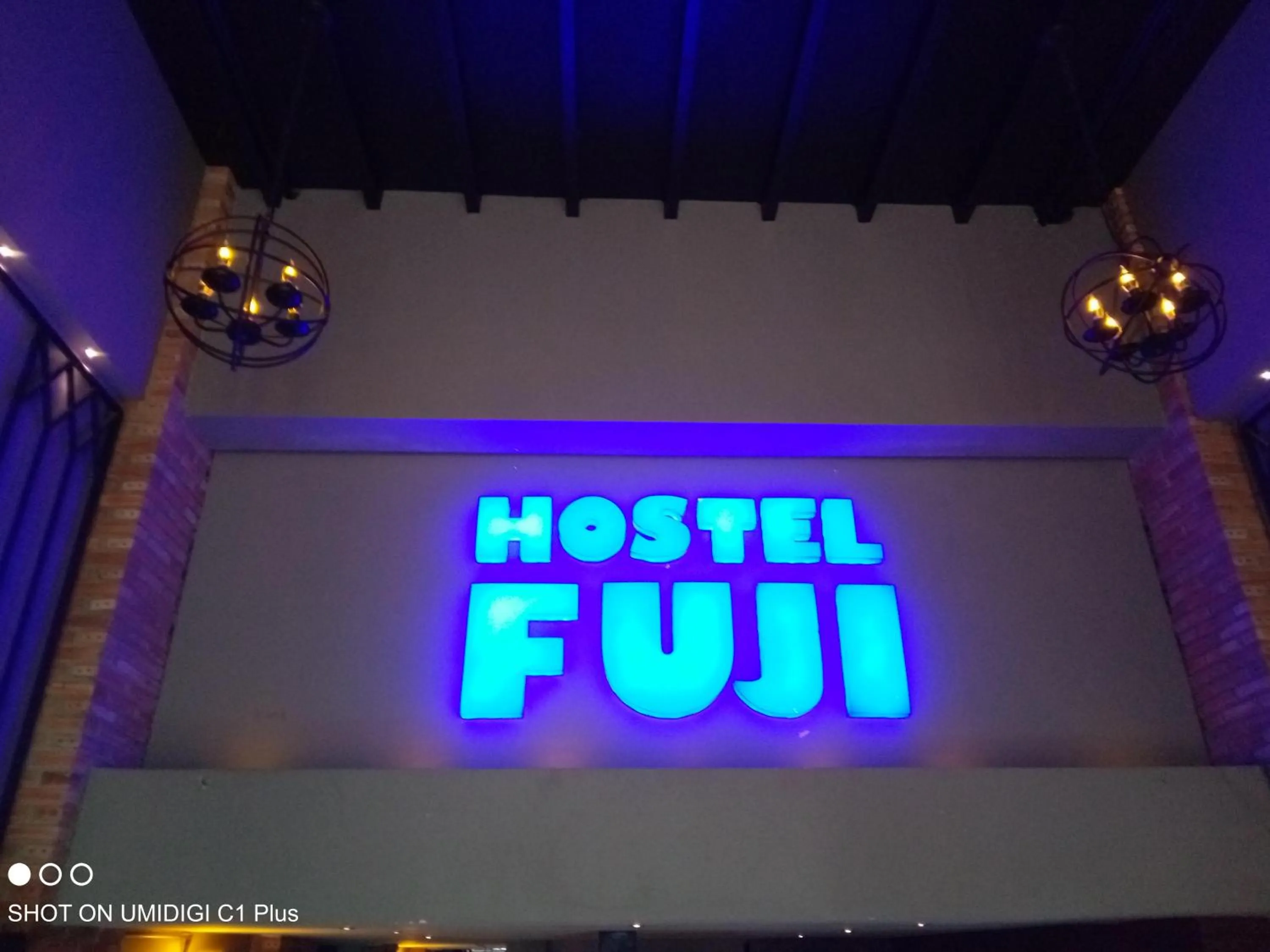 Property building in Feliz Hostel Cafe & Bar