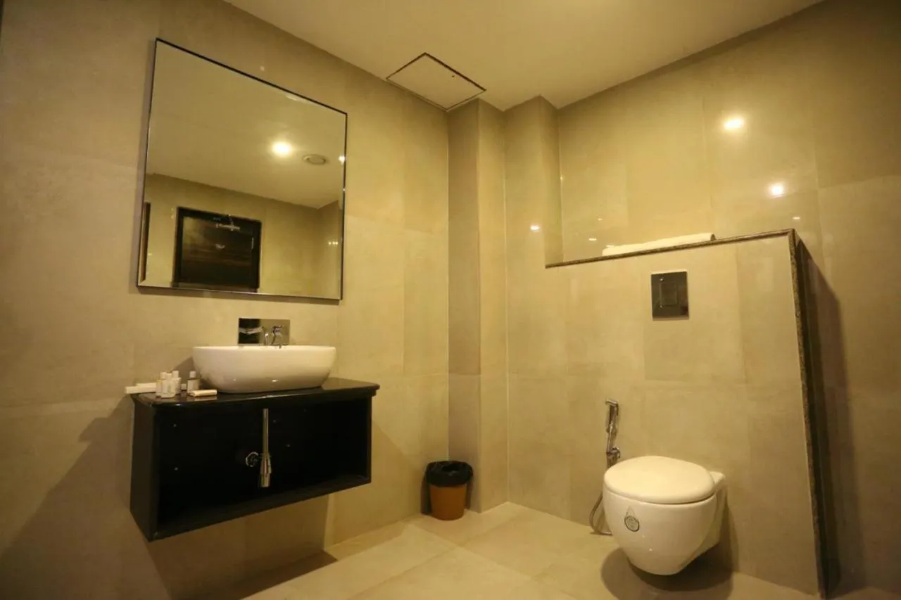 Bathroom in Hotel Gagan Regency