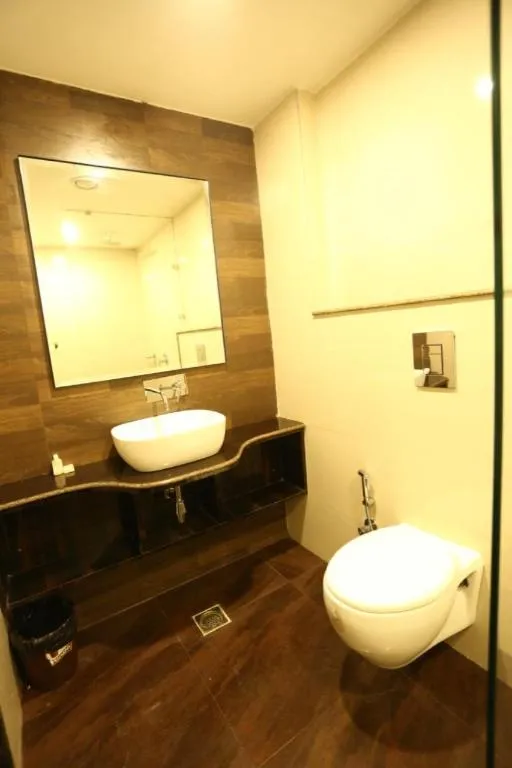 Bathroom in Hotel Gagan Regency
