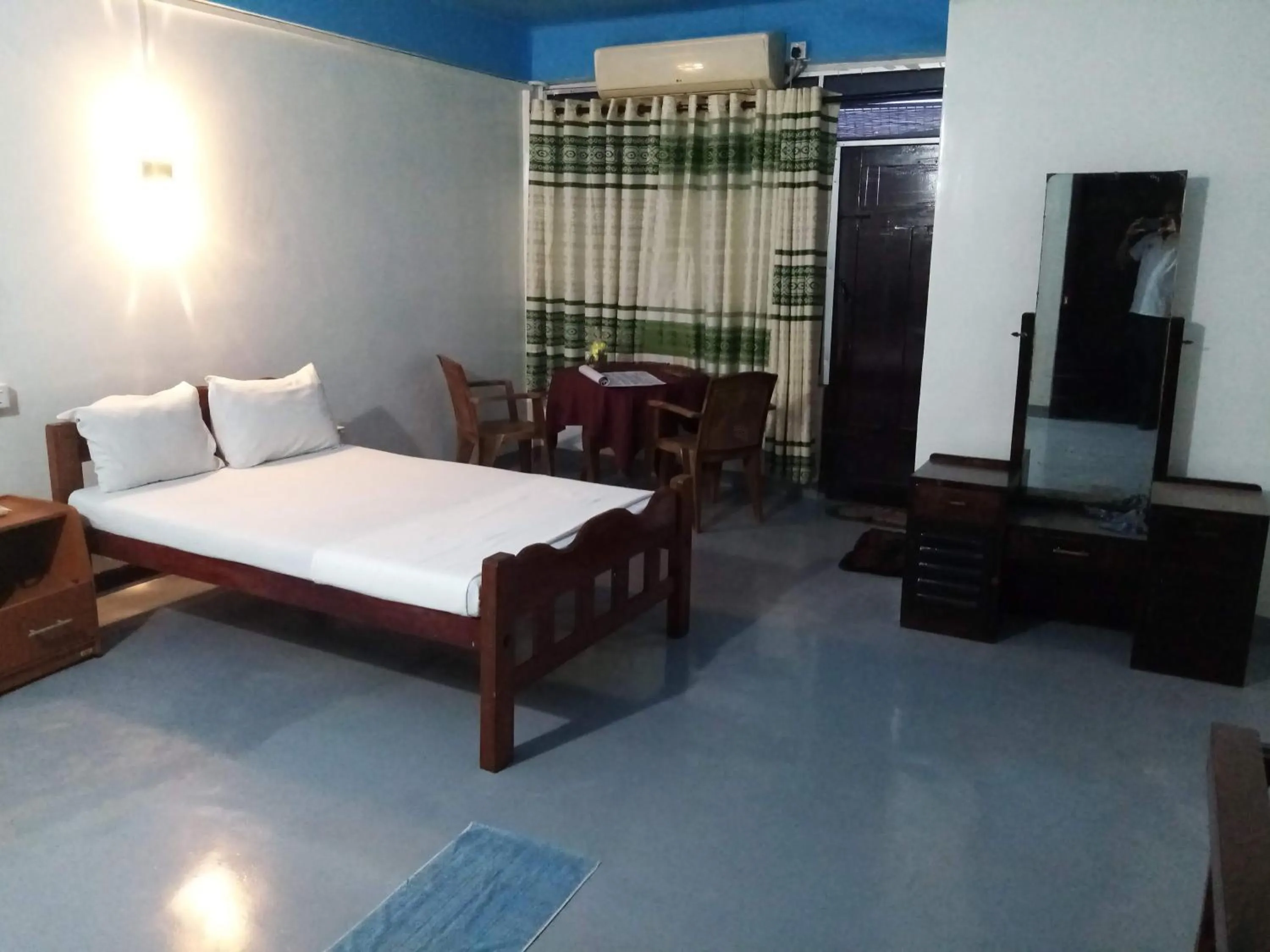 Bed in AKR Hotel Kilinochchi