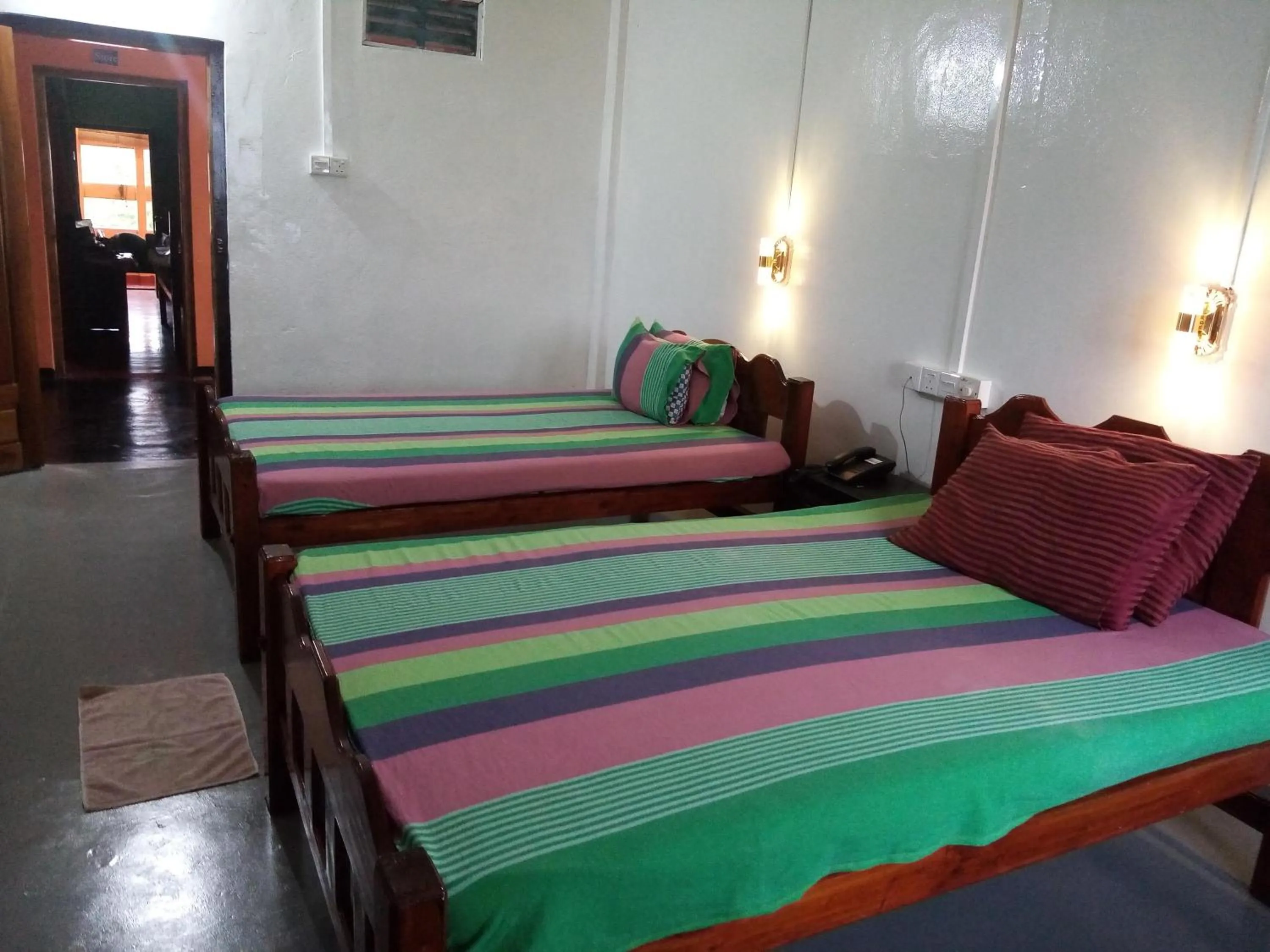 Bed in AKR Hotel Kilinochchi