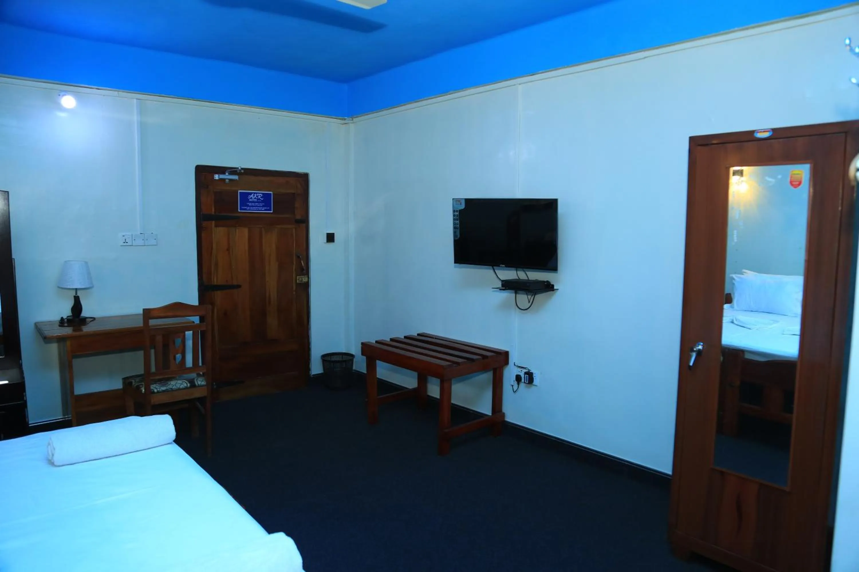 Bed in AKR Hotel Kilinochchi