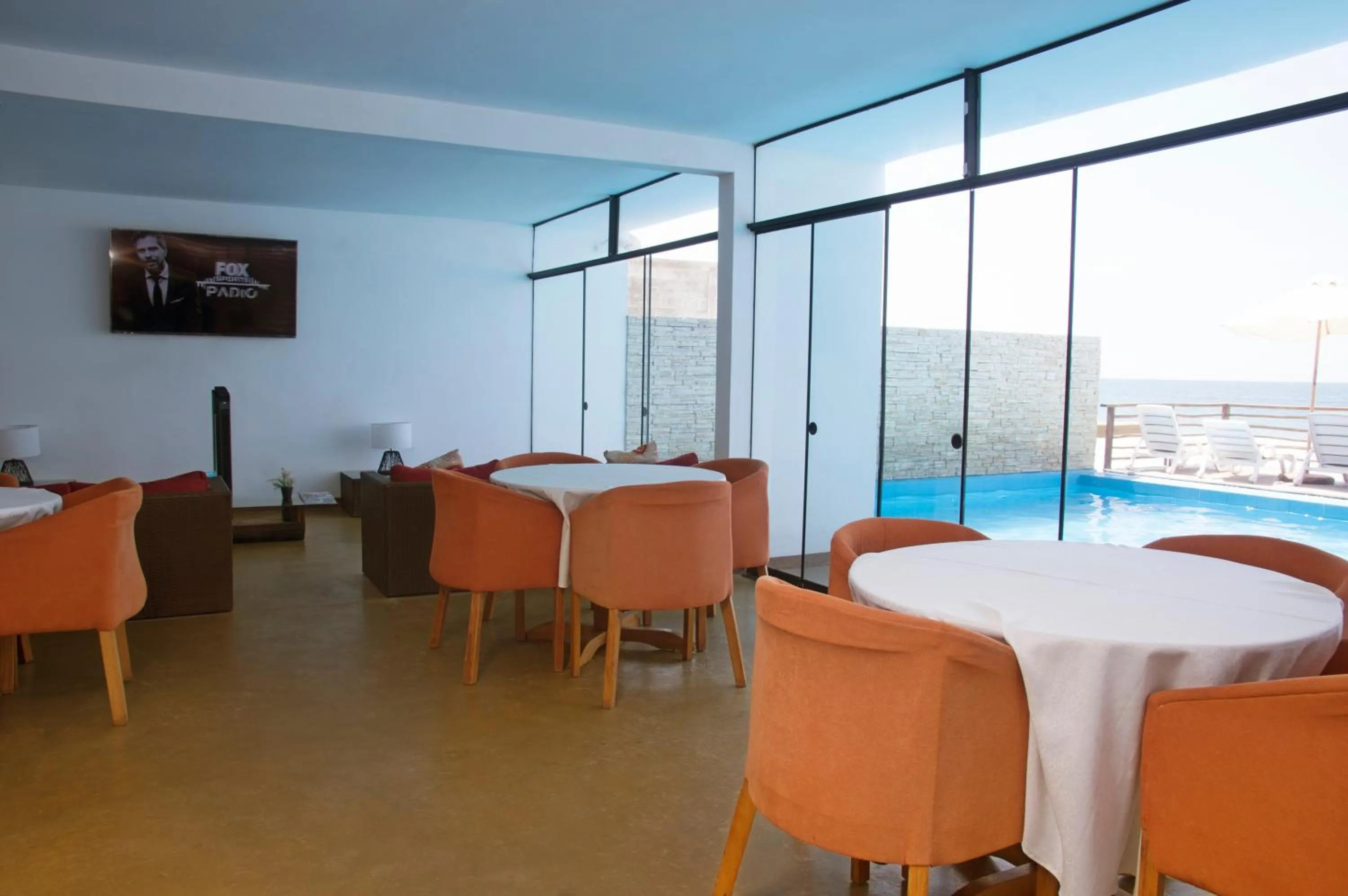 Communal lounge/ TV room in Akas Hotel Apartamentos