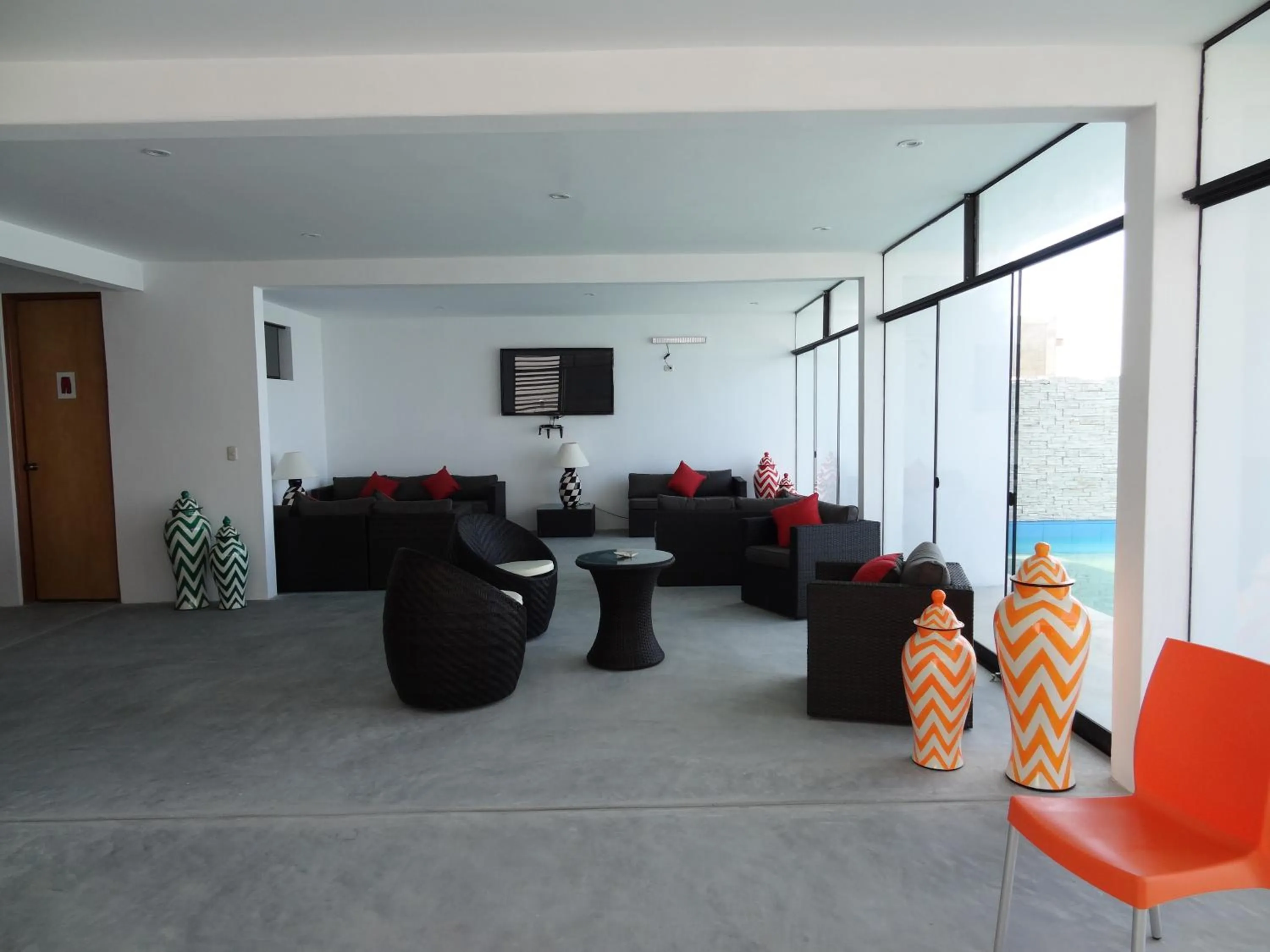 Communal lounge/ TV room in Akas Hotel Apartamentos