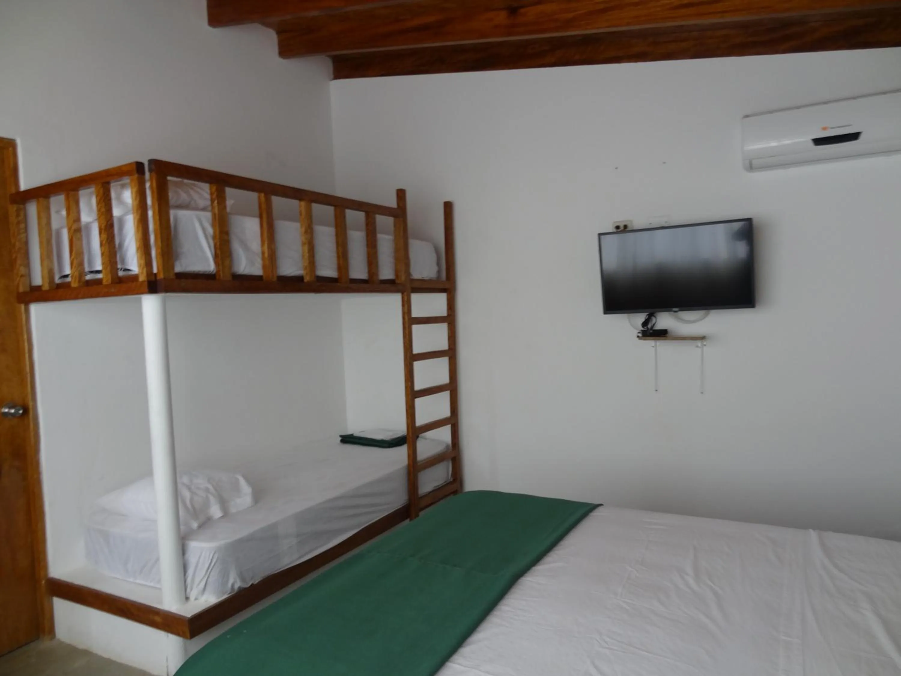 bunk bed, Bed in Akas Hotel Apartamentos