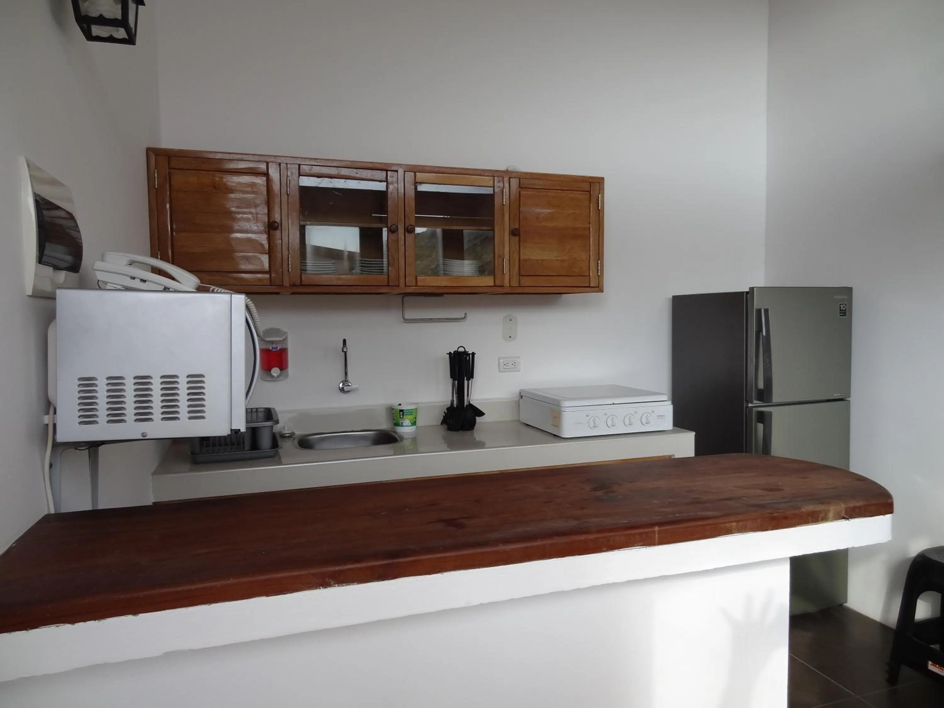 Kitchen or kitchenette in Akas Hotel Apartamentos