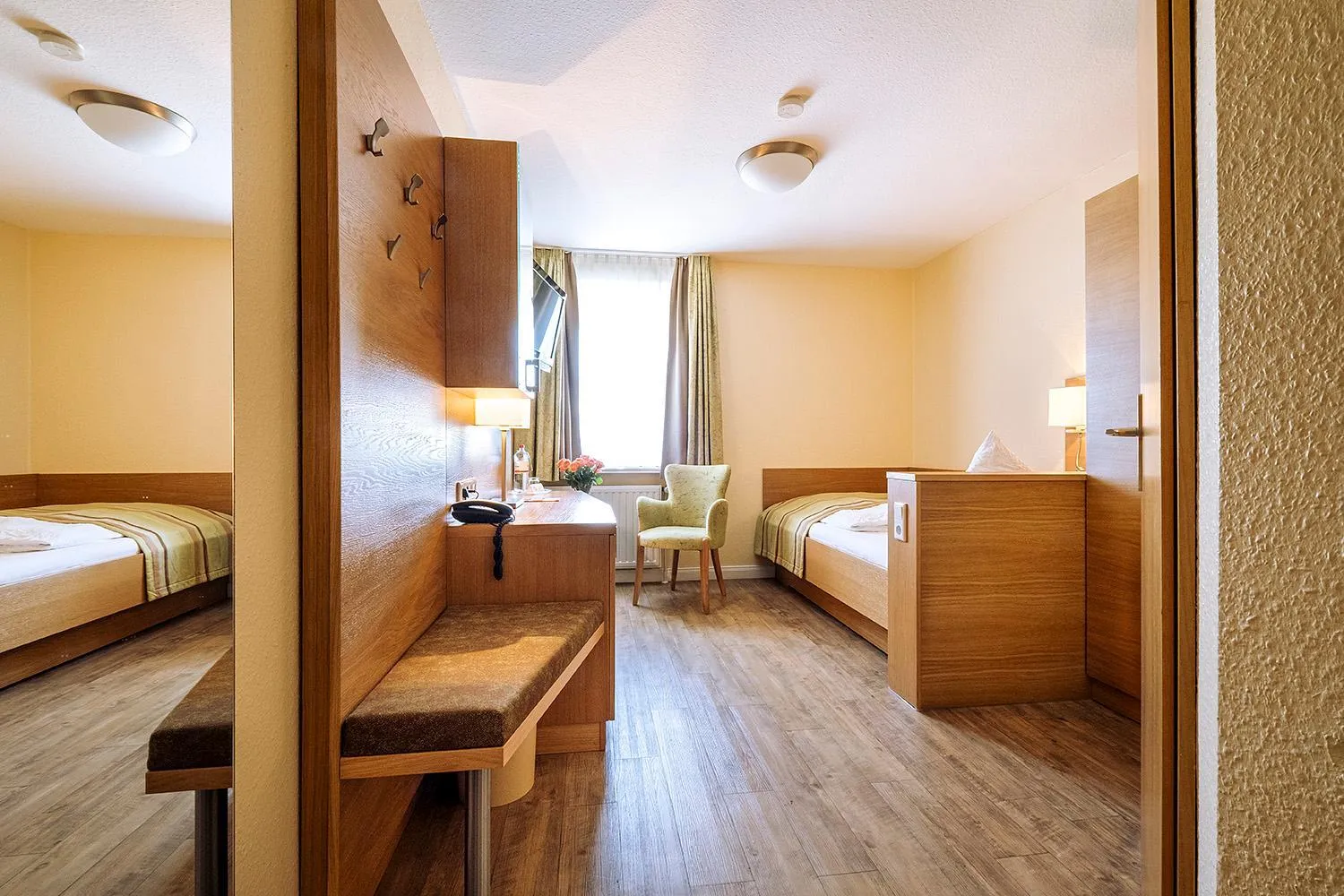 Photo of the whole room, Bed in Hotel Neuwarft Altbau