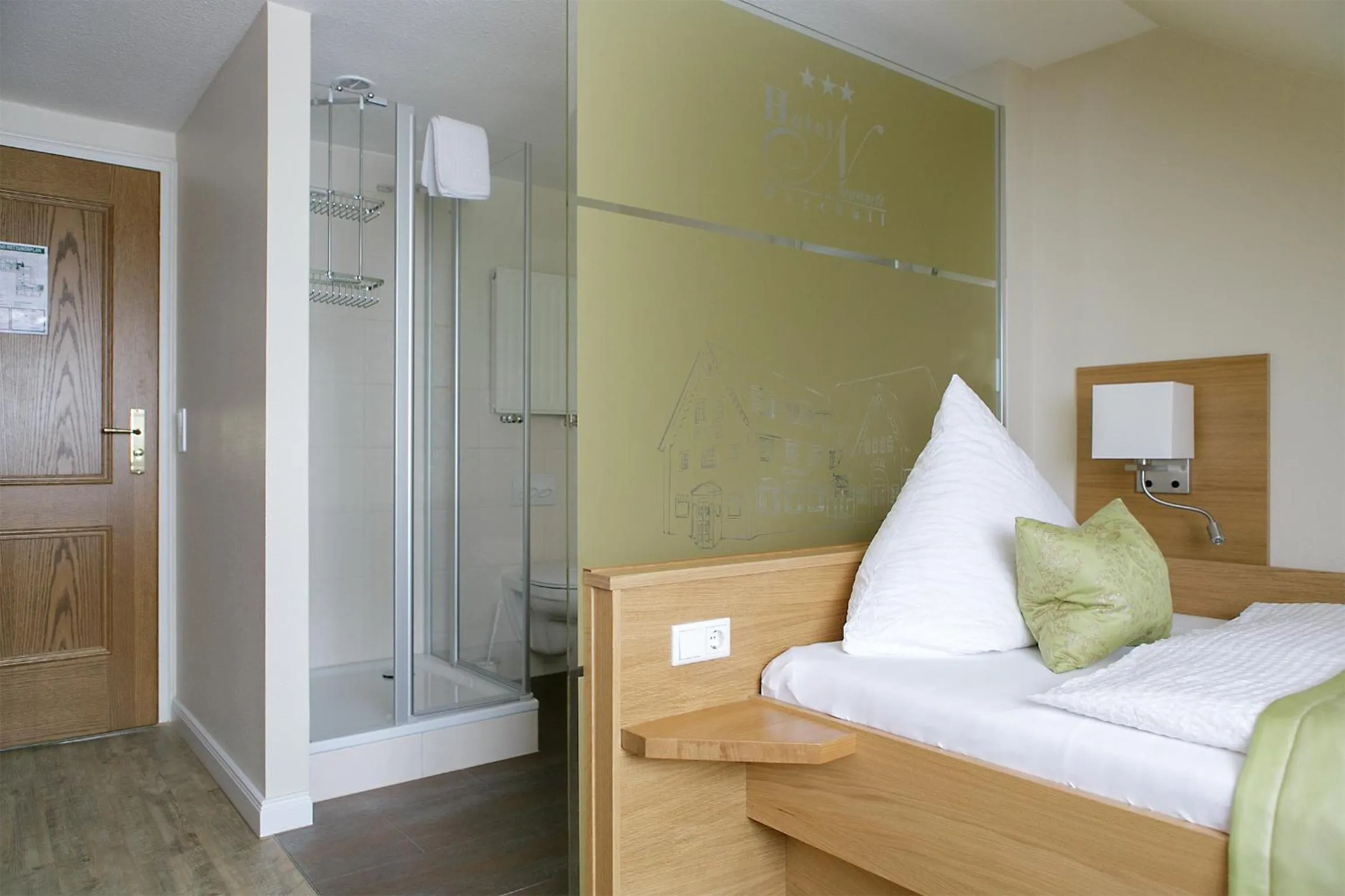 View (from property/room), Bed in Hotel Neuwarft Altbau