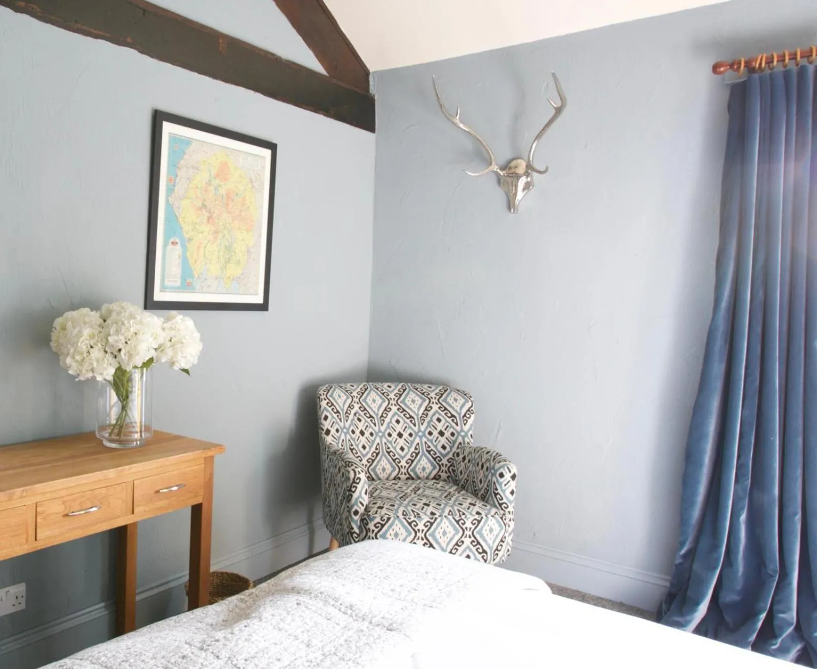 Bedroom, Bed in The Brown Horse Inn