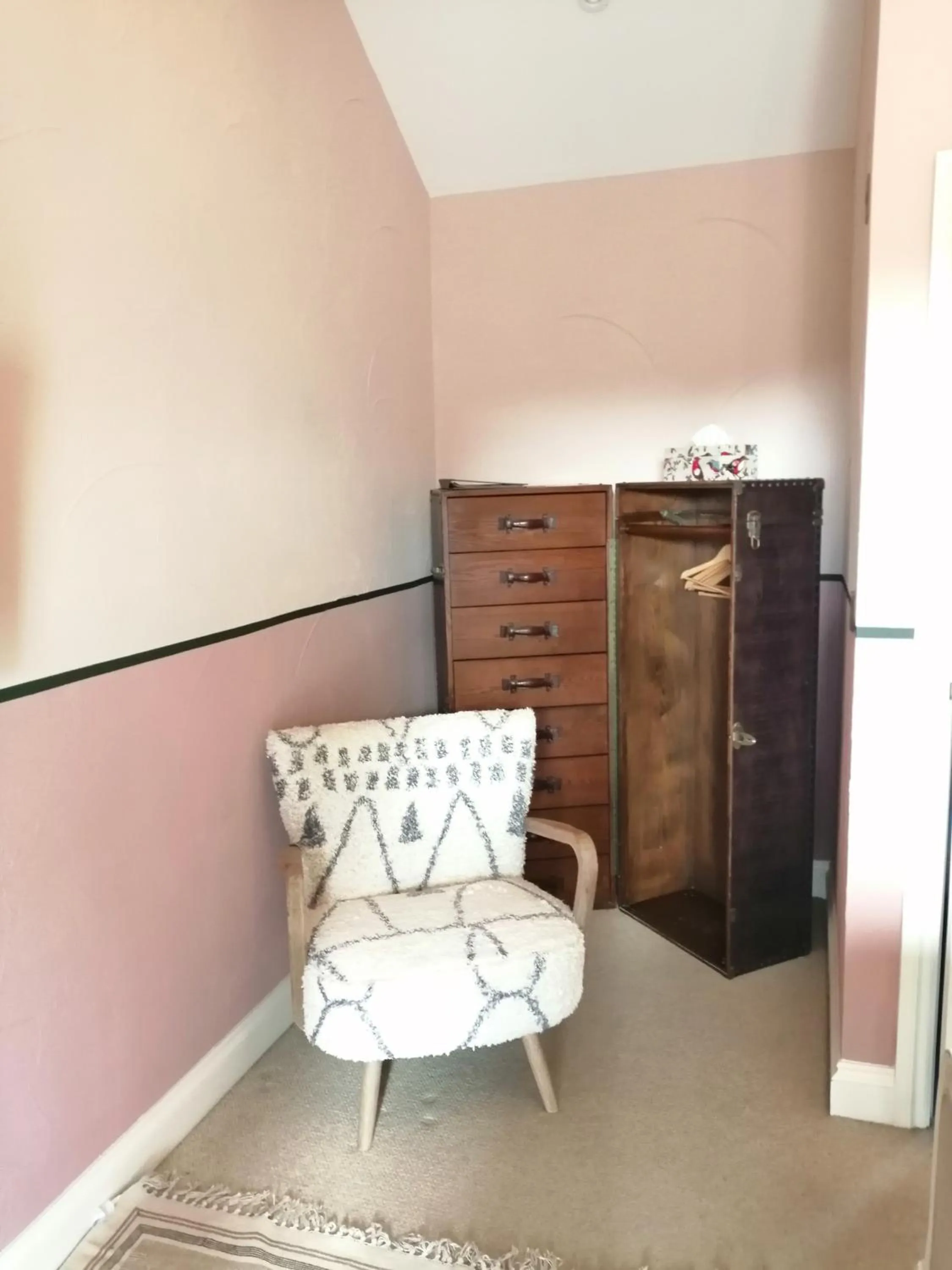 Bedroom in The Brown Horse Inn