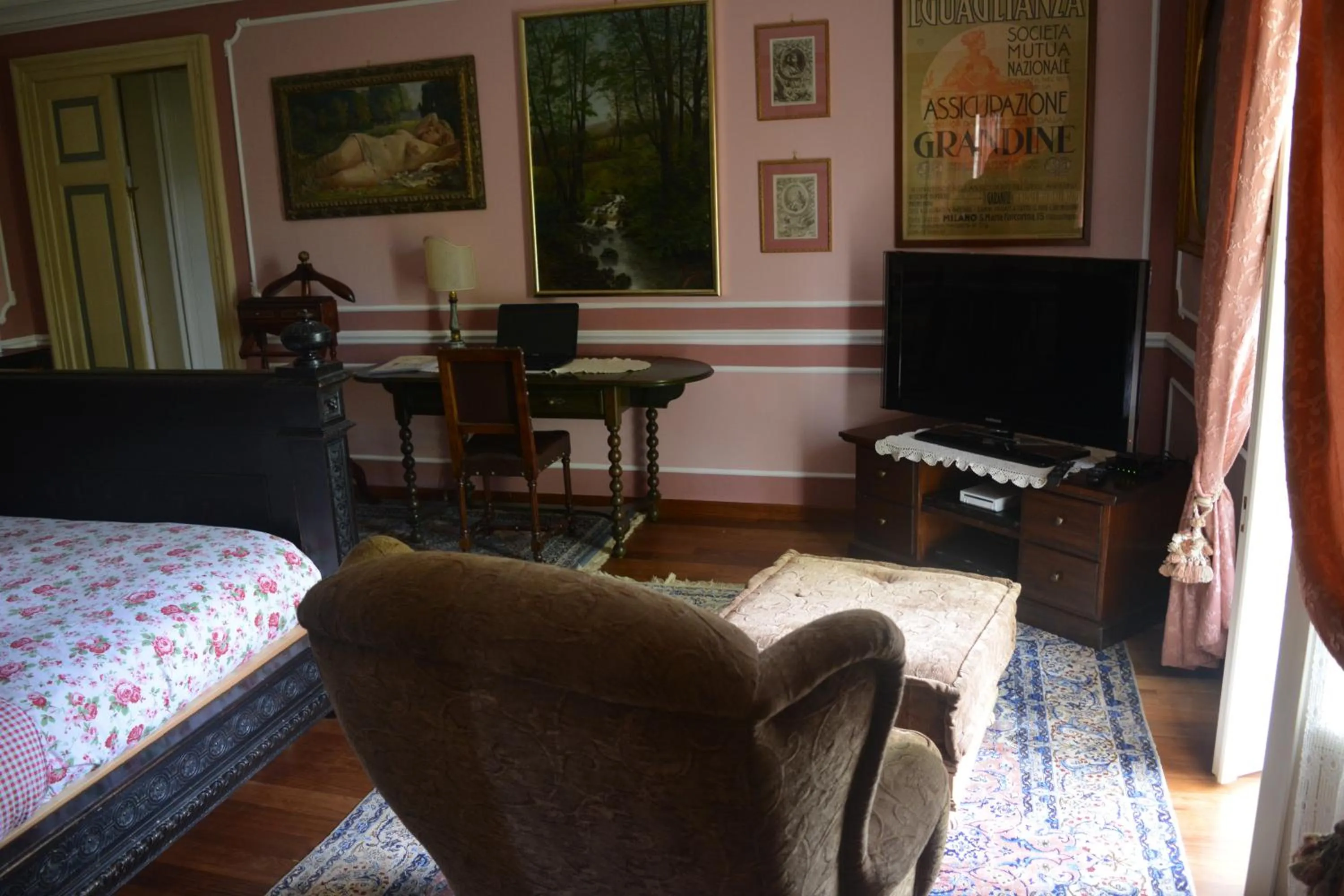 TV and multimedia in Villa Mirano Bed & Breakfast