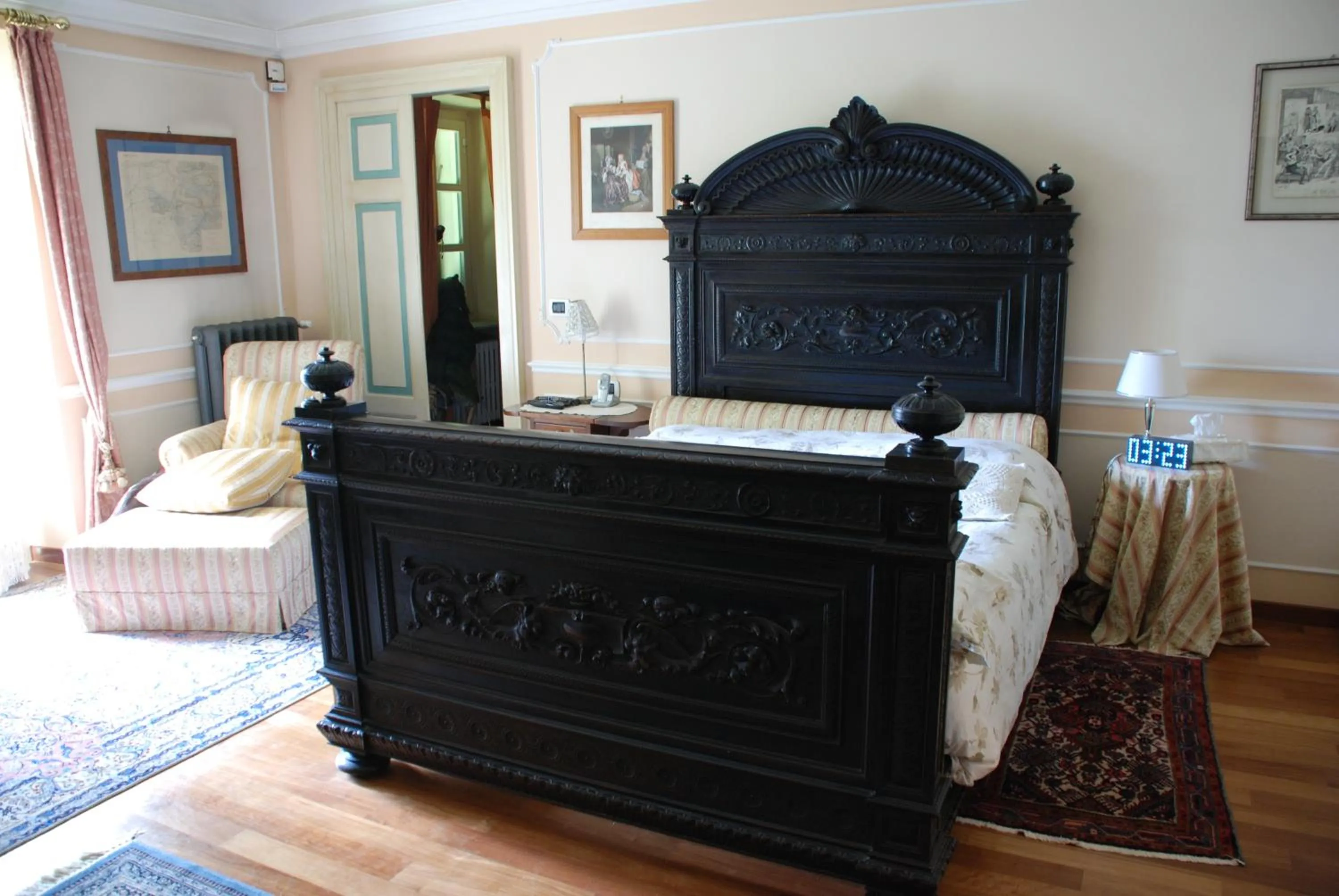 Bed in Villa Mirano Bed & Breakfast