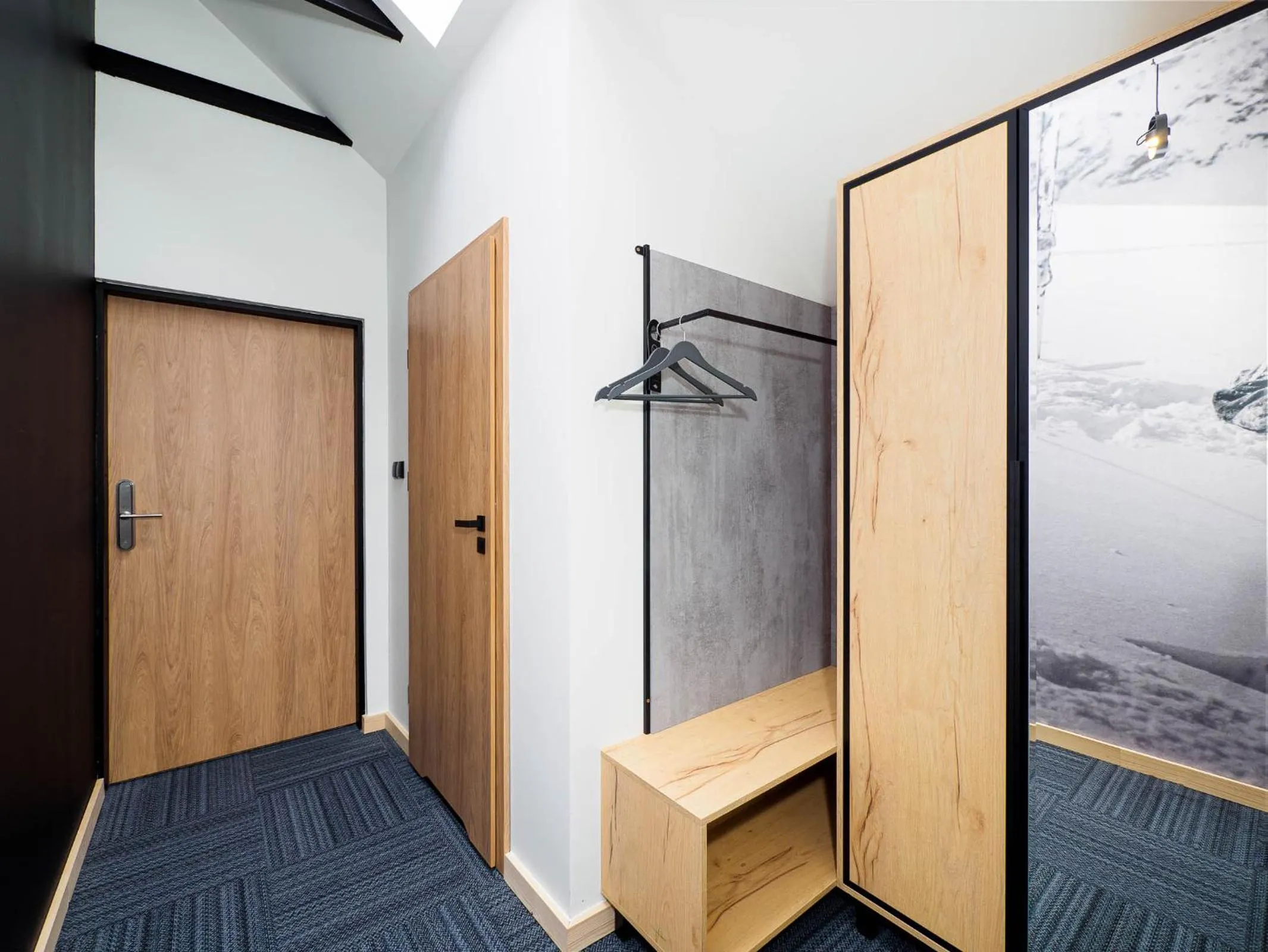 microwave, Bed in Willa Sienkiewiczówka