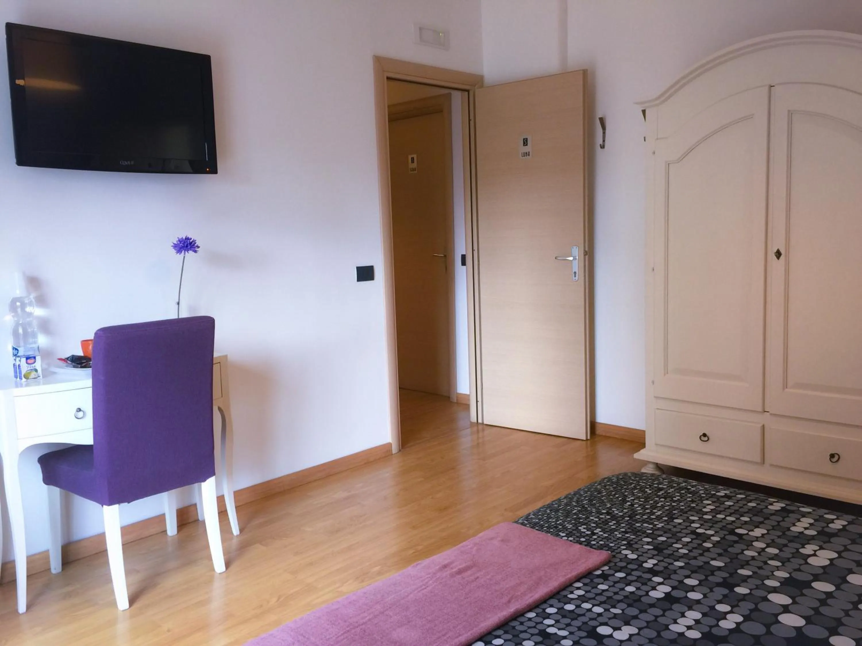 Bedroom, Bed in Policlinico Apartments