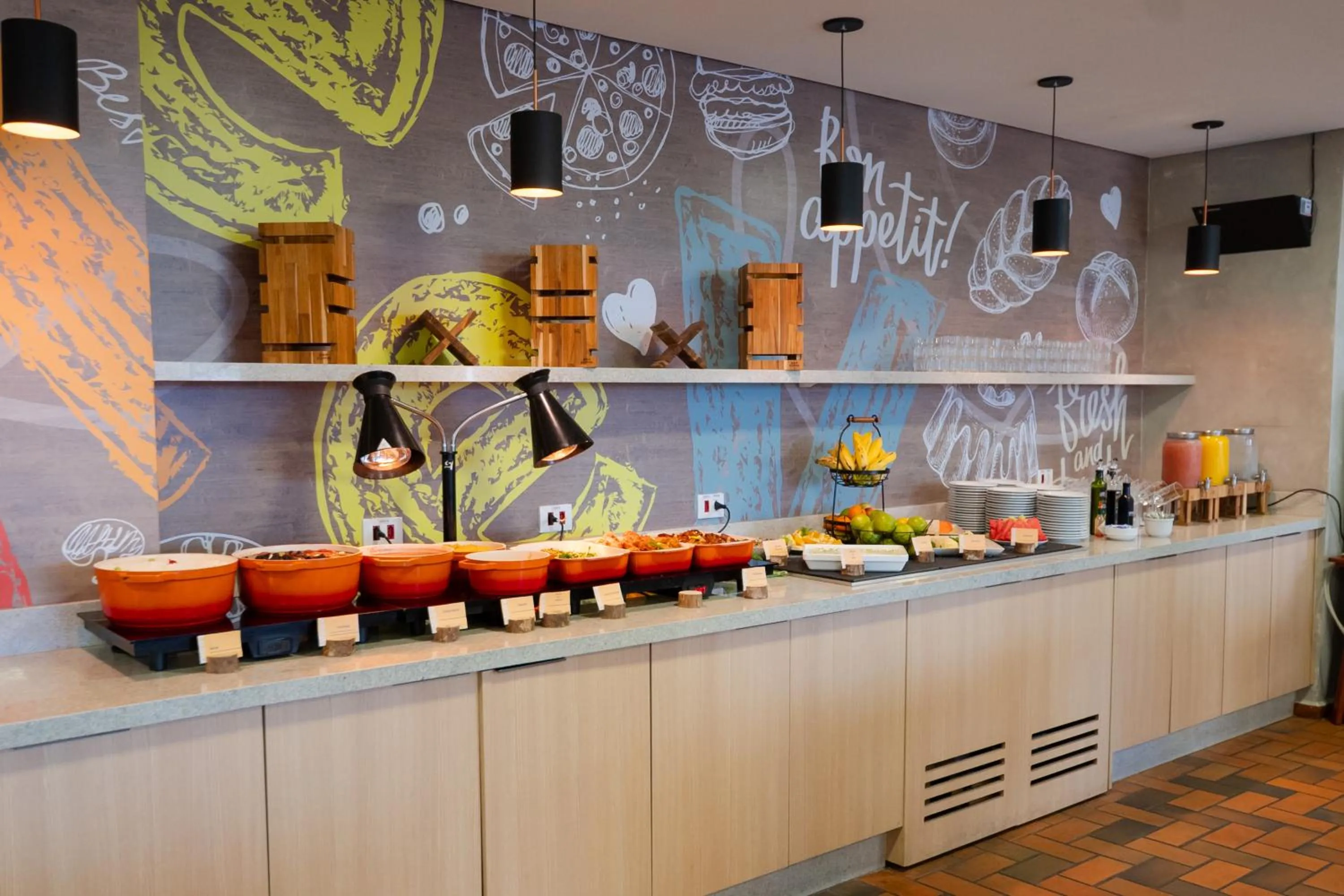 Restaurant/places to eat in Hotel Thermas da Mata - Cotia próximo ao Animália Park