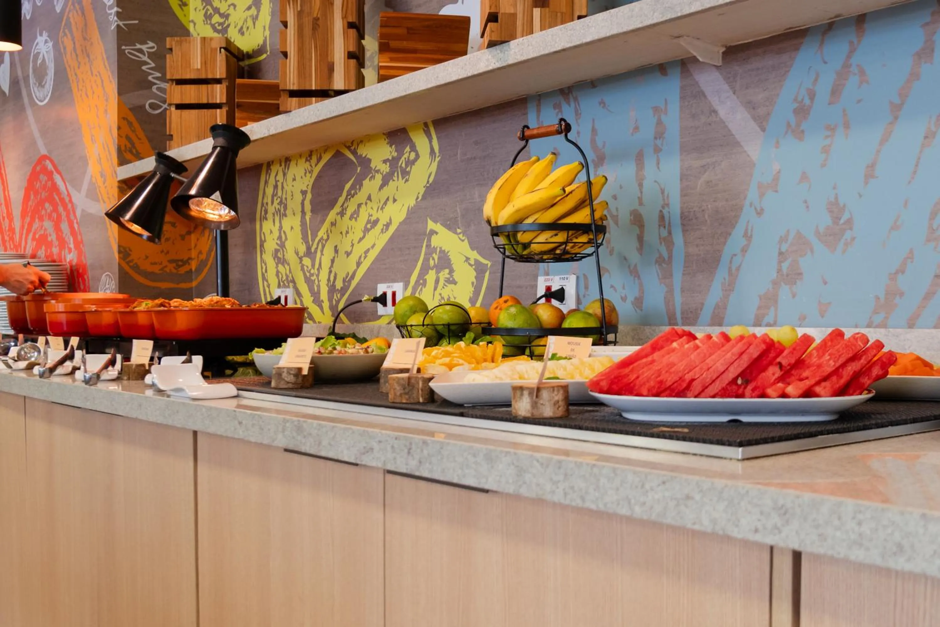 Breakfast in Hotel Thermas da Mata - Cotia próximo ao Animália Park