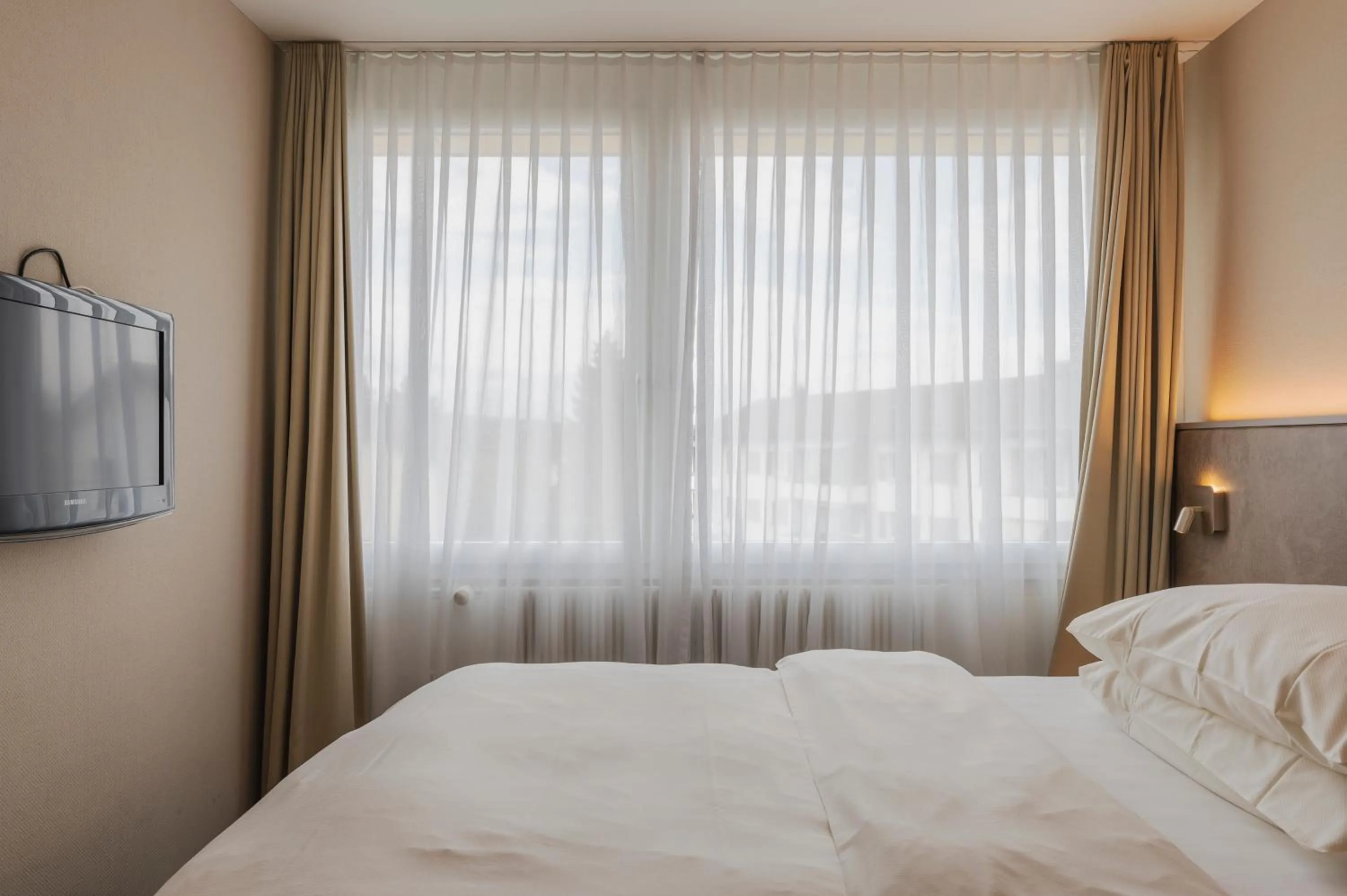 Bed in Amanthos Living Zürich Airport