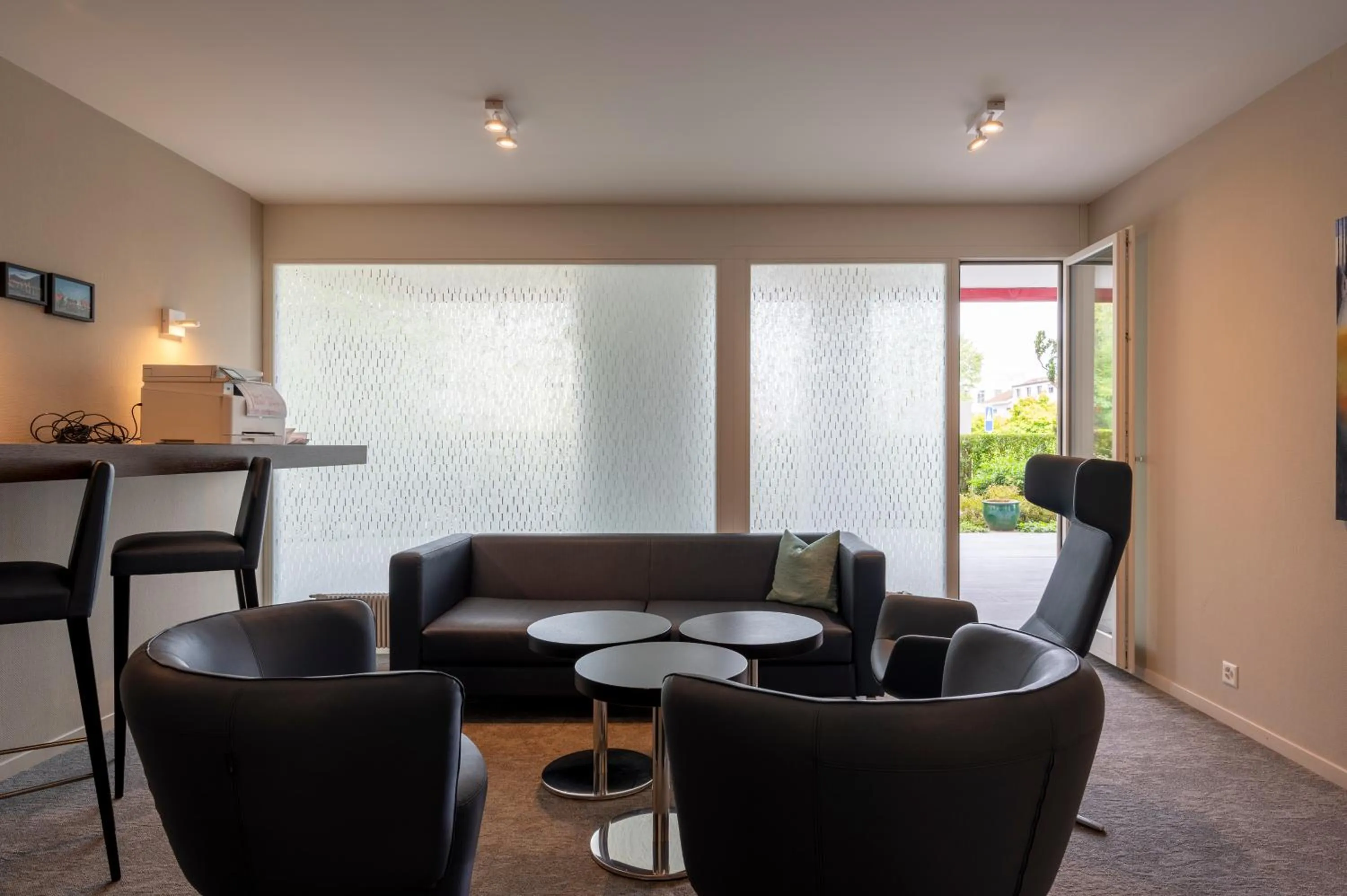 On-site shops in Amanthos Living Zürich Airport